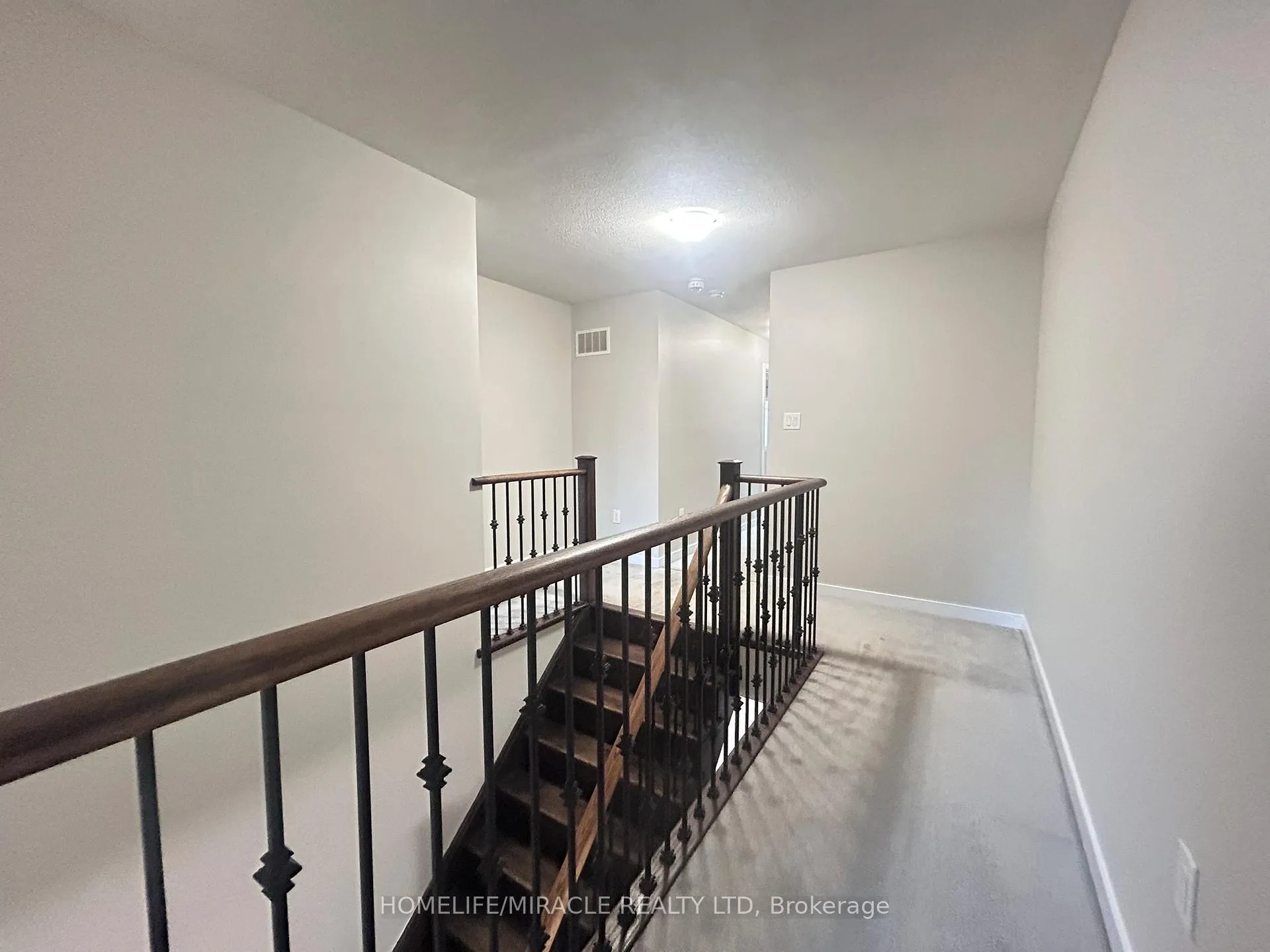 Photo 15 of 4 Hoover Road, Brampton, Northwest Brampton — HOMEH