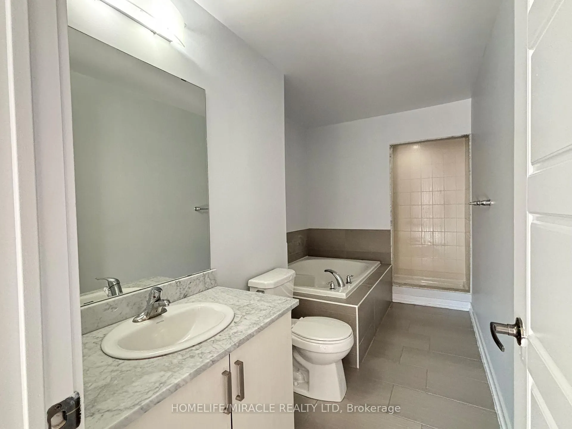 Photo 23 of 4 Hoover Road, Brampton, Northwest Brampton — HOMEH