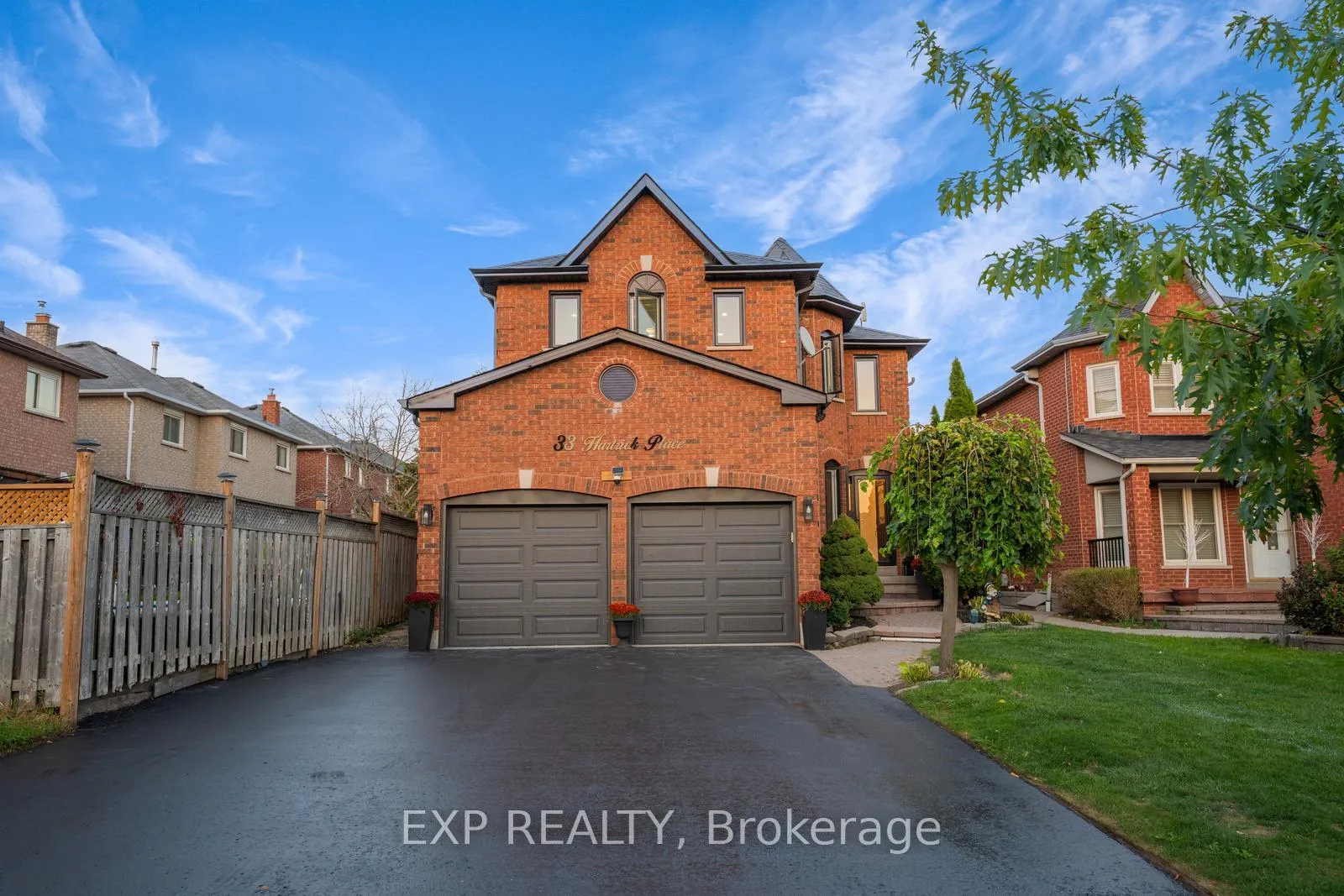 Photo 2 of 33 Hartrick Place, Whitby, Rolling Acres — HOMEH