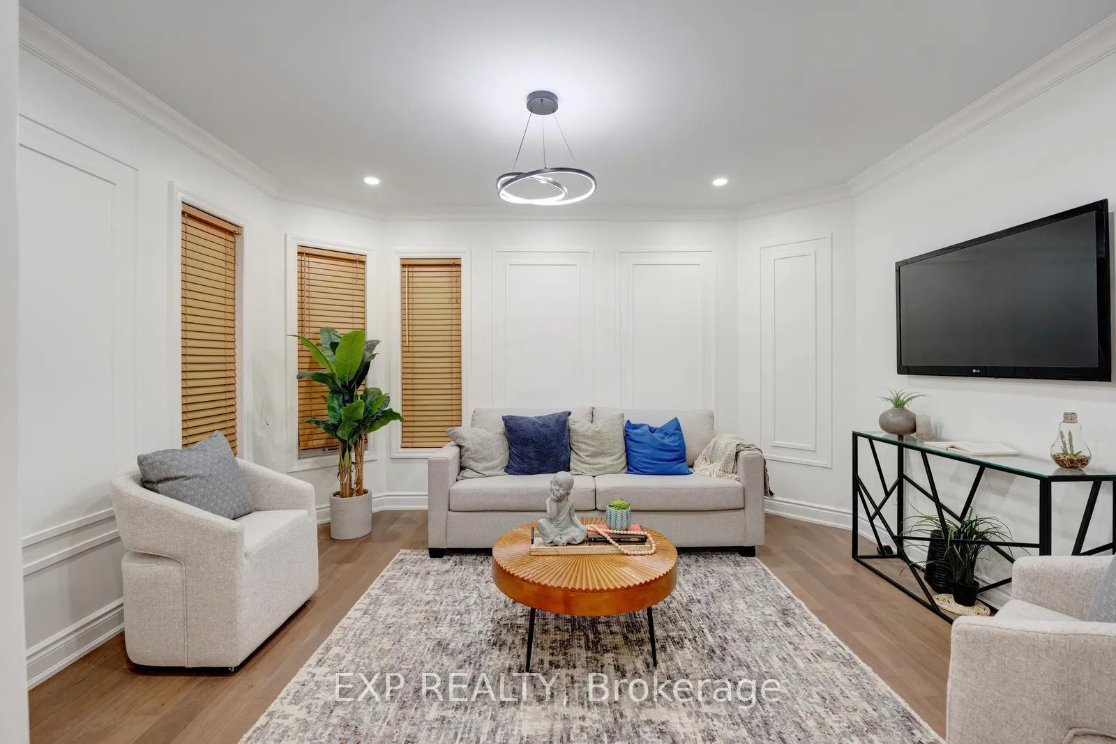 Photo 3 of 33 Hartrick Place, Whitby, Rolling Acres — HOMEH