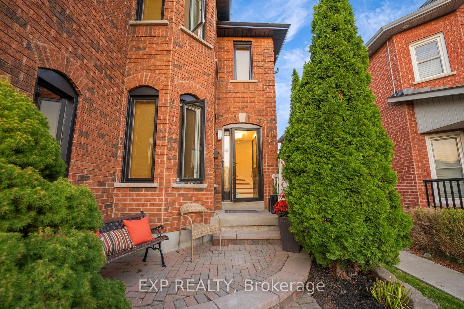 Photo 4 of 33 Hartrick Place, Whitby, Rolling Acres — HOMEH
