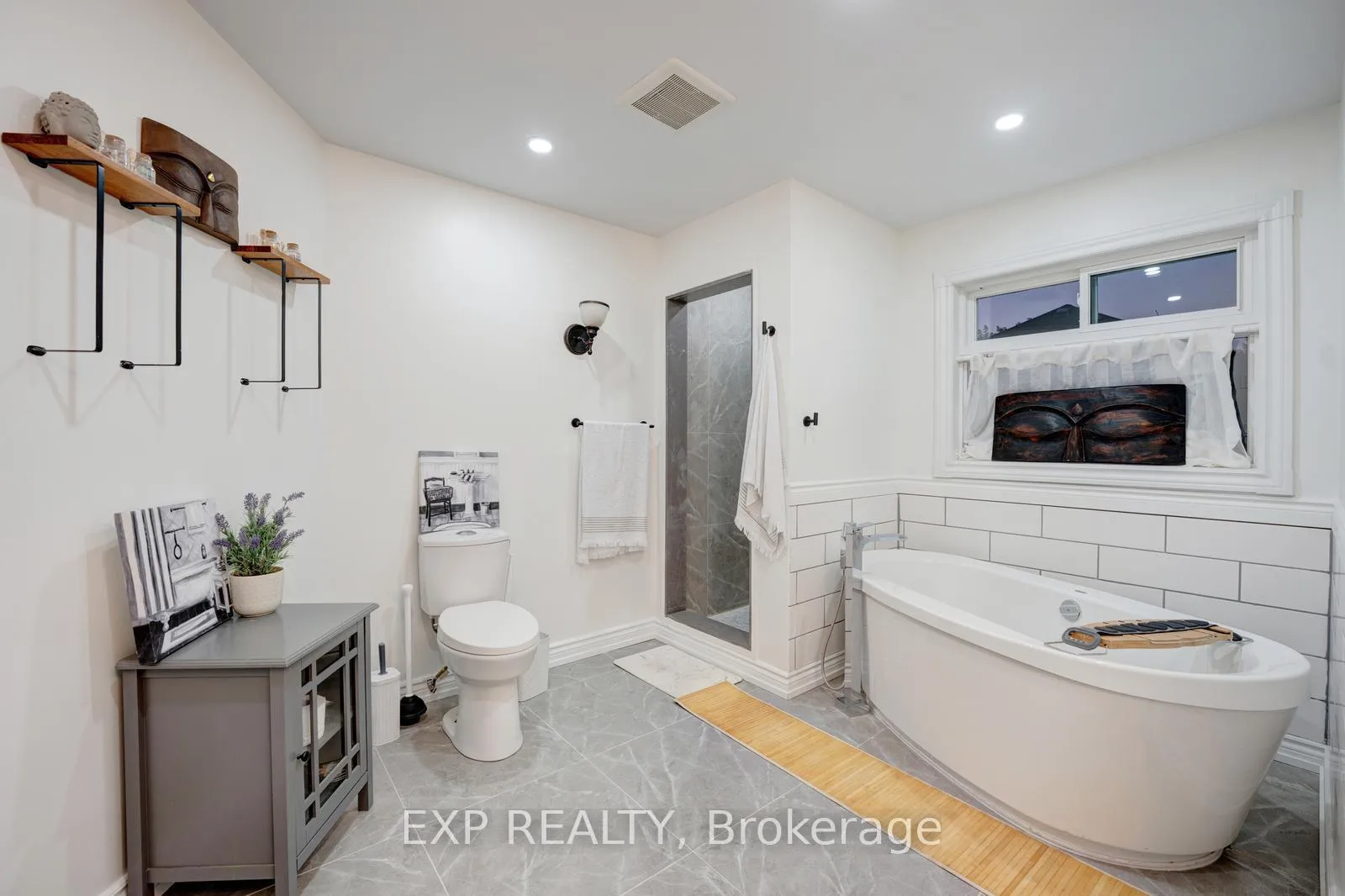 Photo 23 of 33 Hartrick Place, Whitby, Rolling Acres — HOMEH