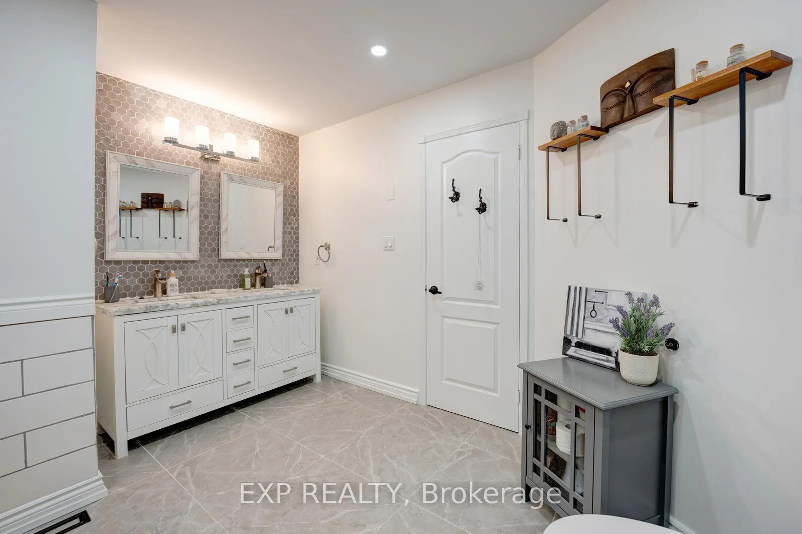 Photo 24 of 33 Hartrick Place, Whitby, Rolling Acres — HOMEH