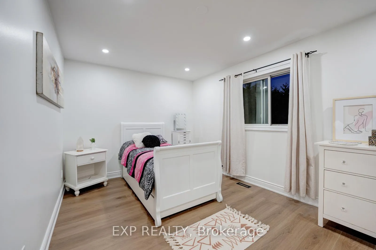 Photo 28 of 33 Hartrick Place, Whitby, Rolling Acres — HOMEH