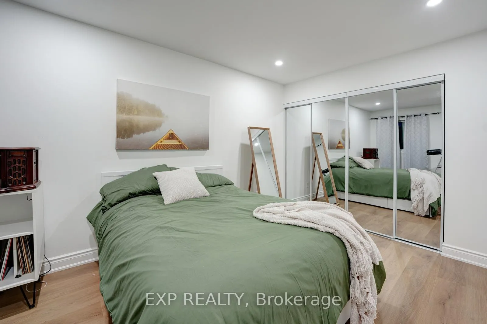 Photo 32 of 33 Hartrick Place, Whitby, Rolling Acres — HOMEH