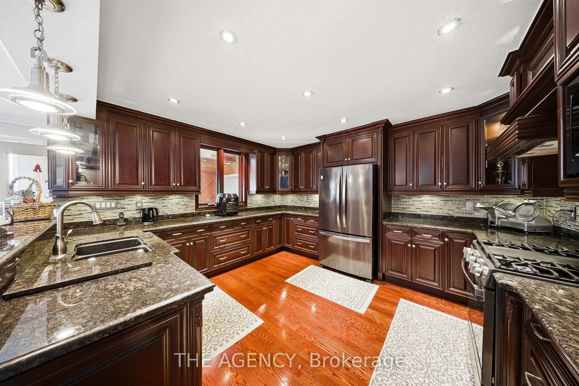 Photo 6 of 47 Burnt Ember Court, Kitchener — HOMEH