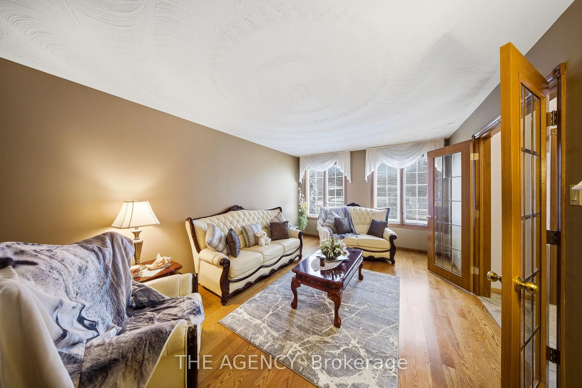 Photo 11 of 47 Burnt Ember Court, Kitchener — HOMEH