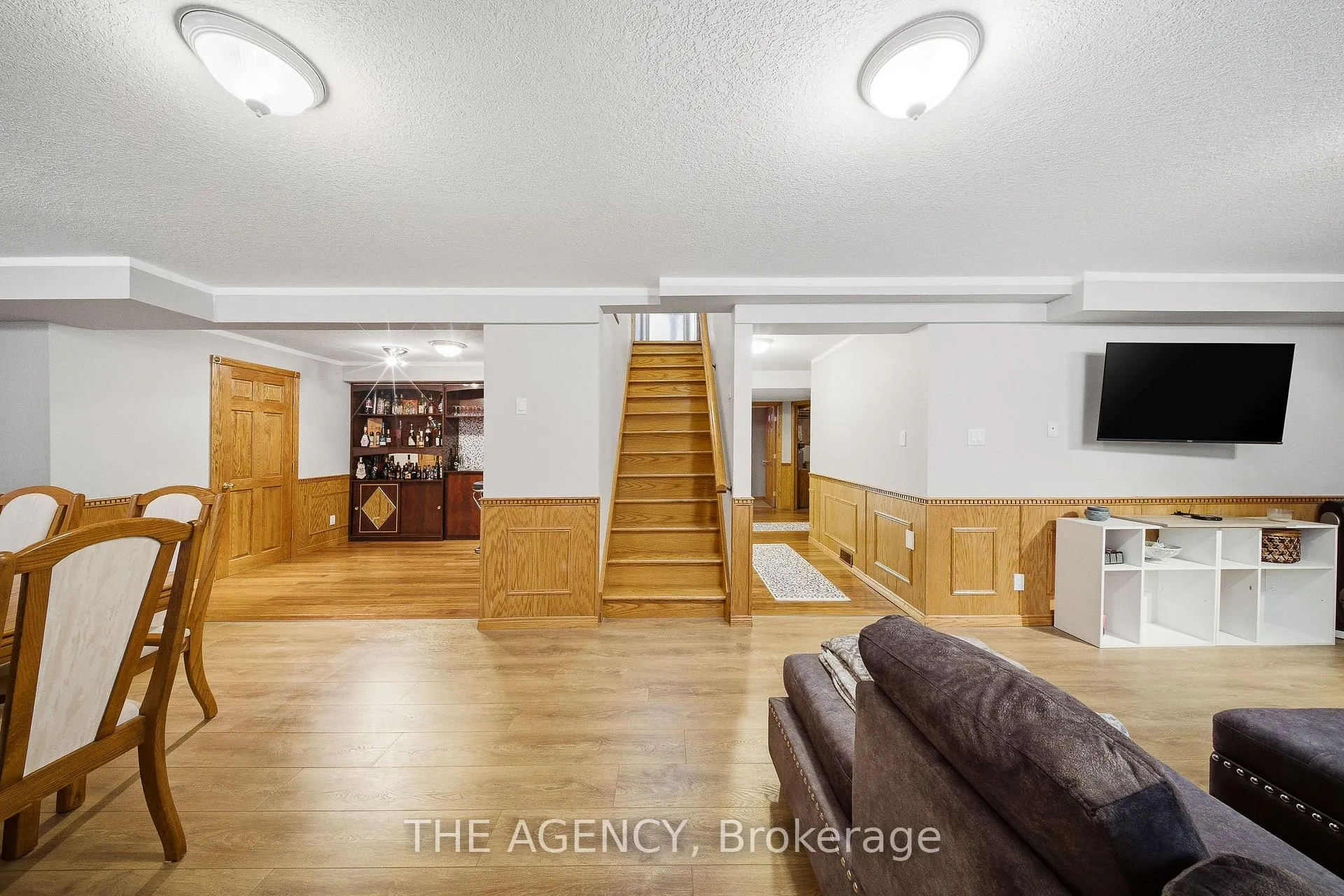 Photo 22 of 47 Burnt Ember Court, Kitchener — HOMEH