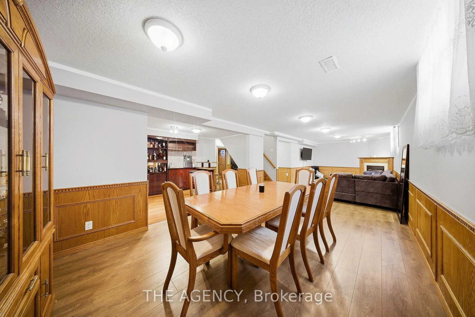Photo 25 of 47 Burnt Ember Court, Kitchener — HOMEH