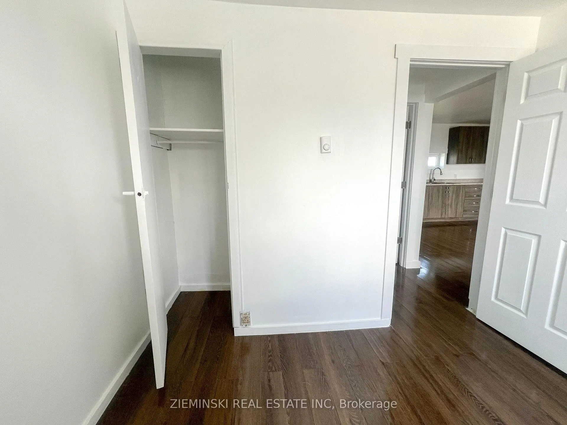 Photo 12 of Unit B, 310 Ninth Avenue, Cochrane — HOMEH