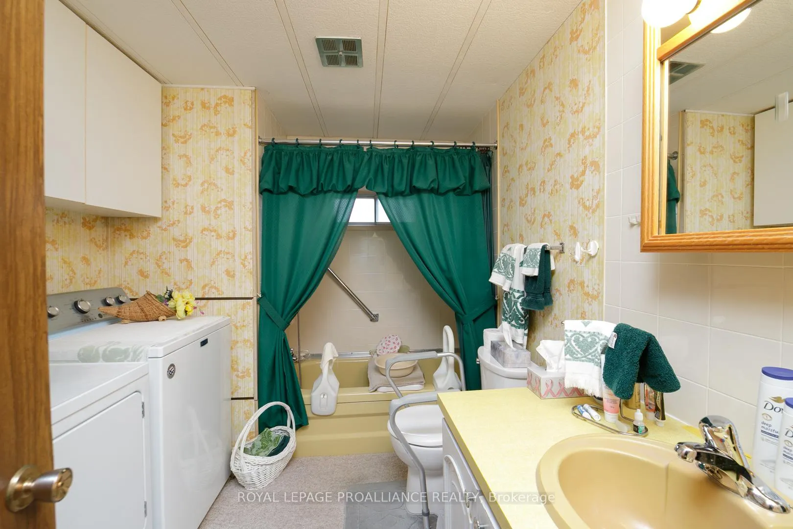 Photo 14 of 15 Thrush Lane, Quinte West, Sidney Ward — HOMEH