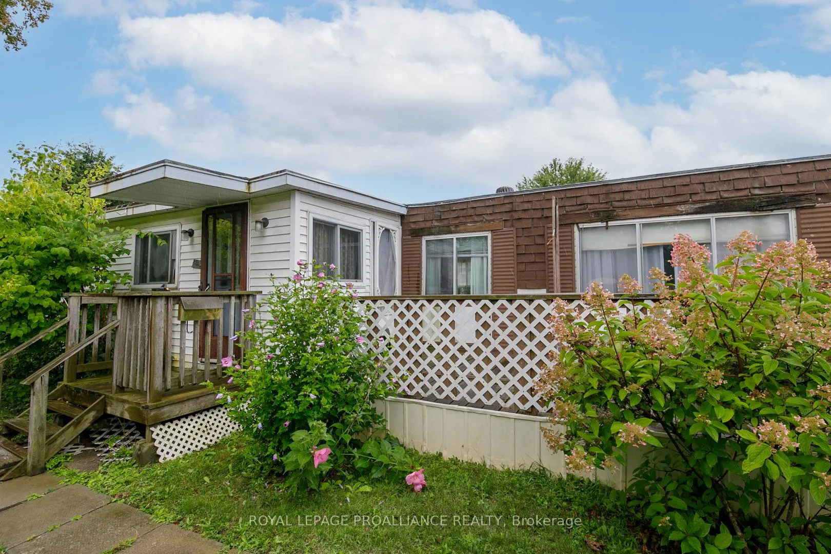 Photo 16 of 15 Thrush Lane, Quinte West, Sidney Ward — HOMEH