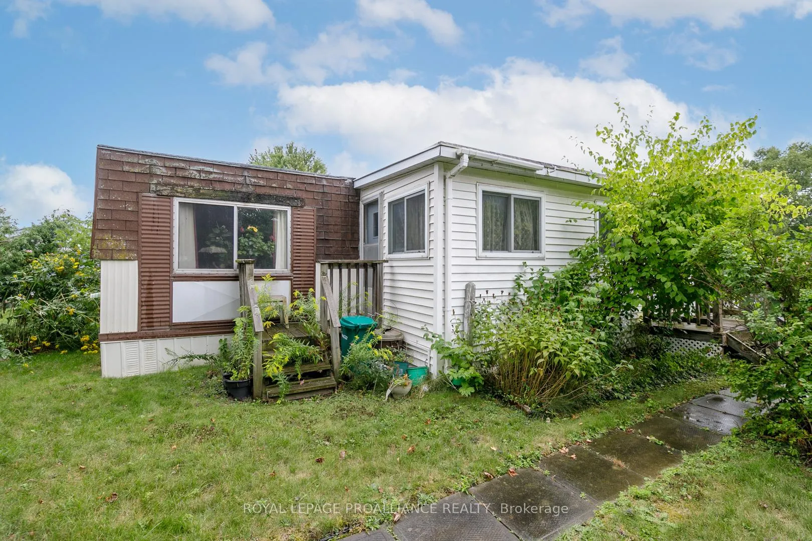 Photo 17 of 15 Thrush Lane, Quinte West, Sidney Ward — HOMEH