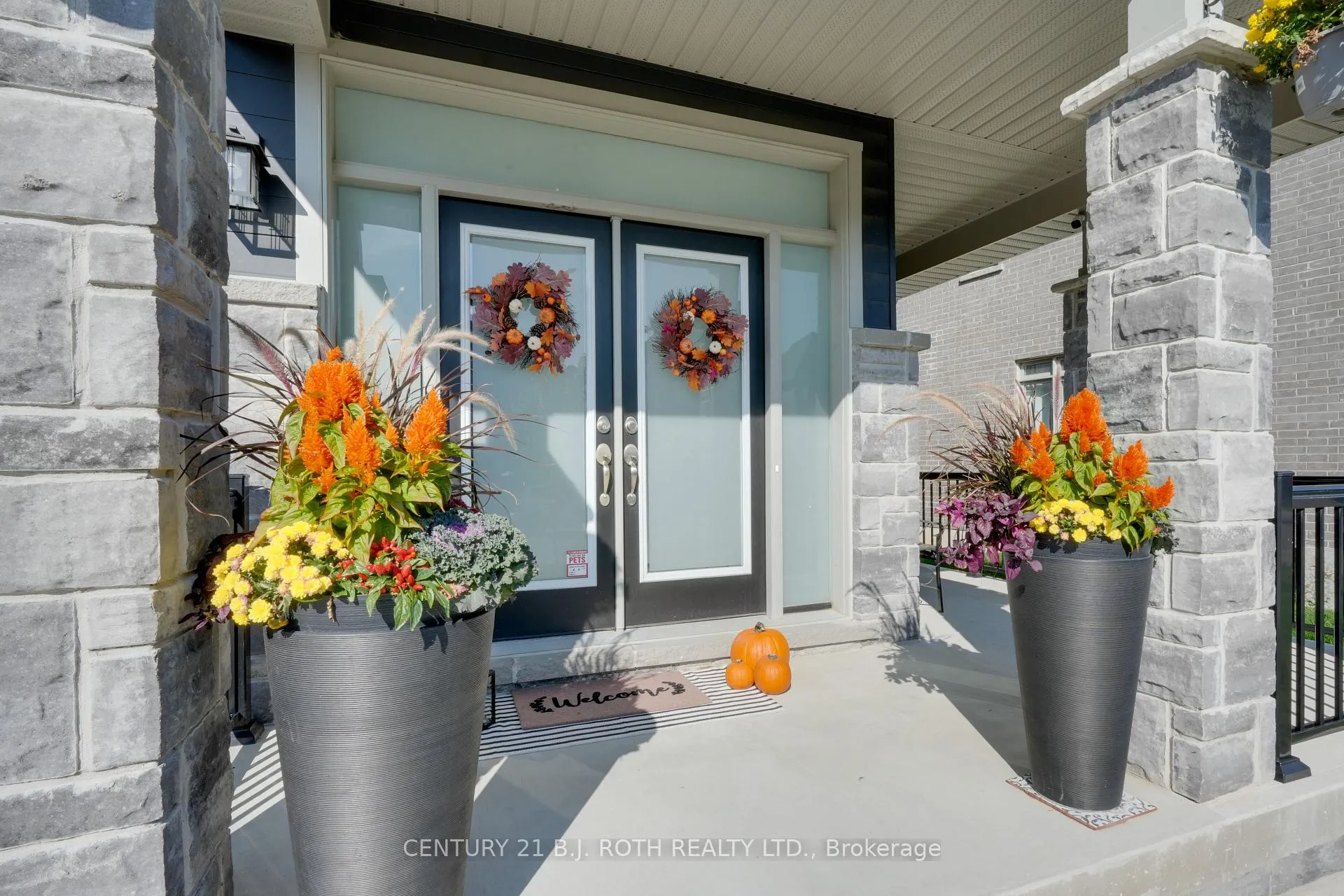 Photo 3 of 99 Franklin Trail, Barrie, Holly — HOMEH