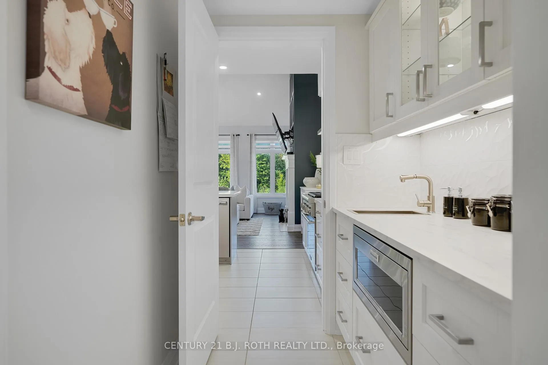 Photo 9 of 99 Franklin Trail, Barrie, Holly — HOMEH