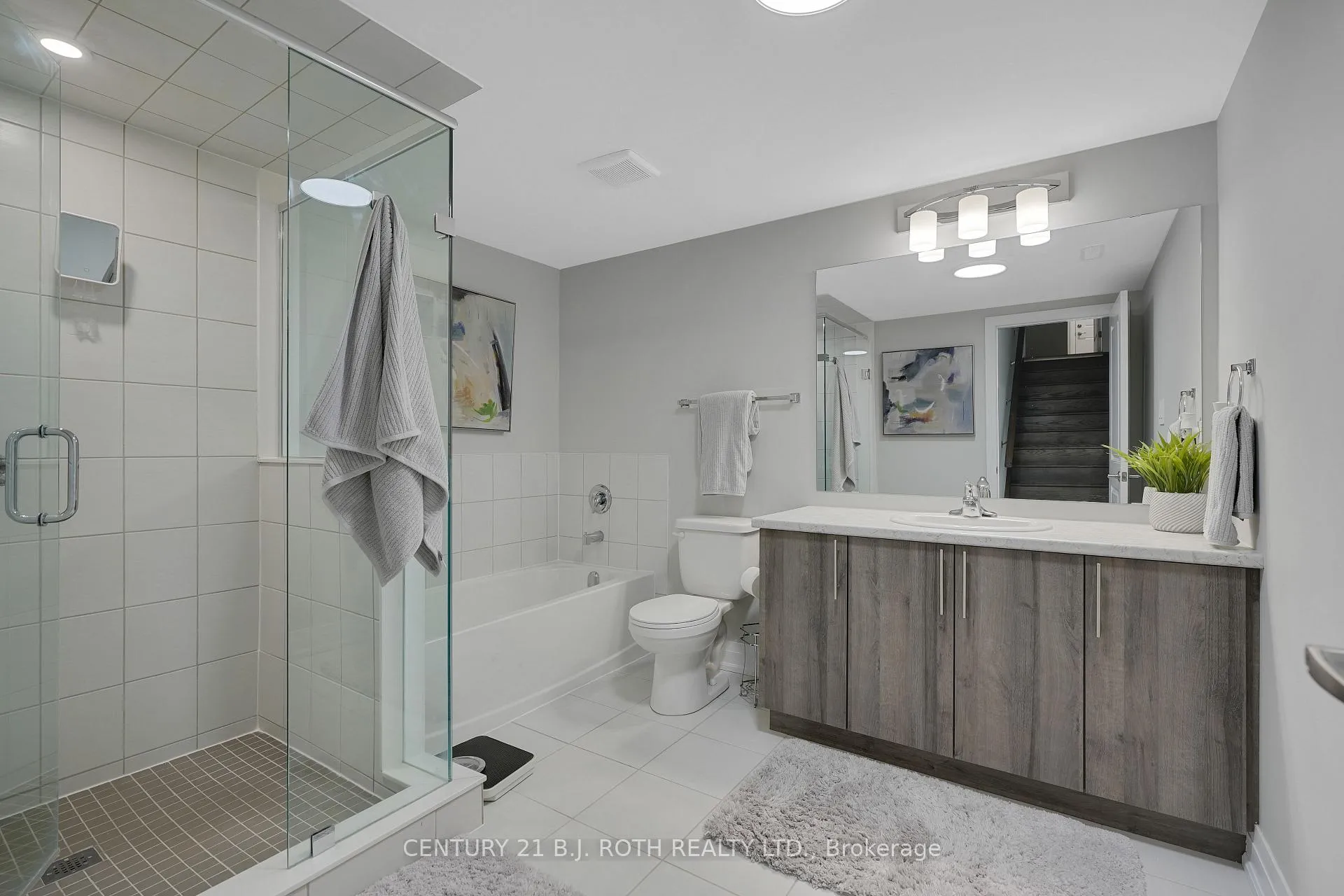 Photo 39 of 99 Franklin Trail, Barrie, Holly — HOMEH