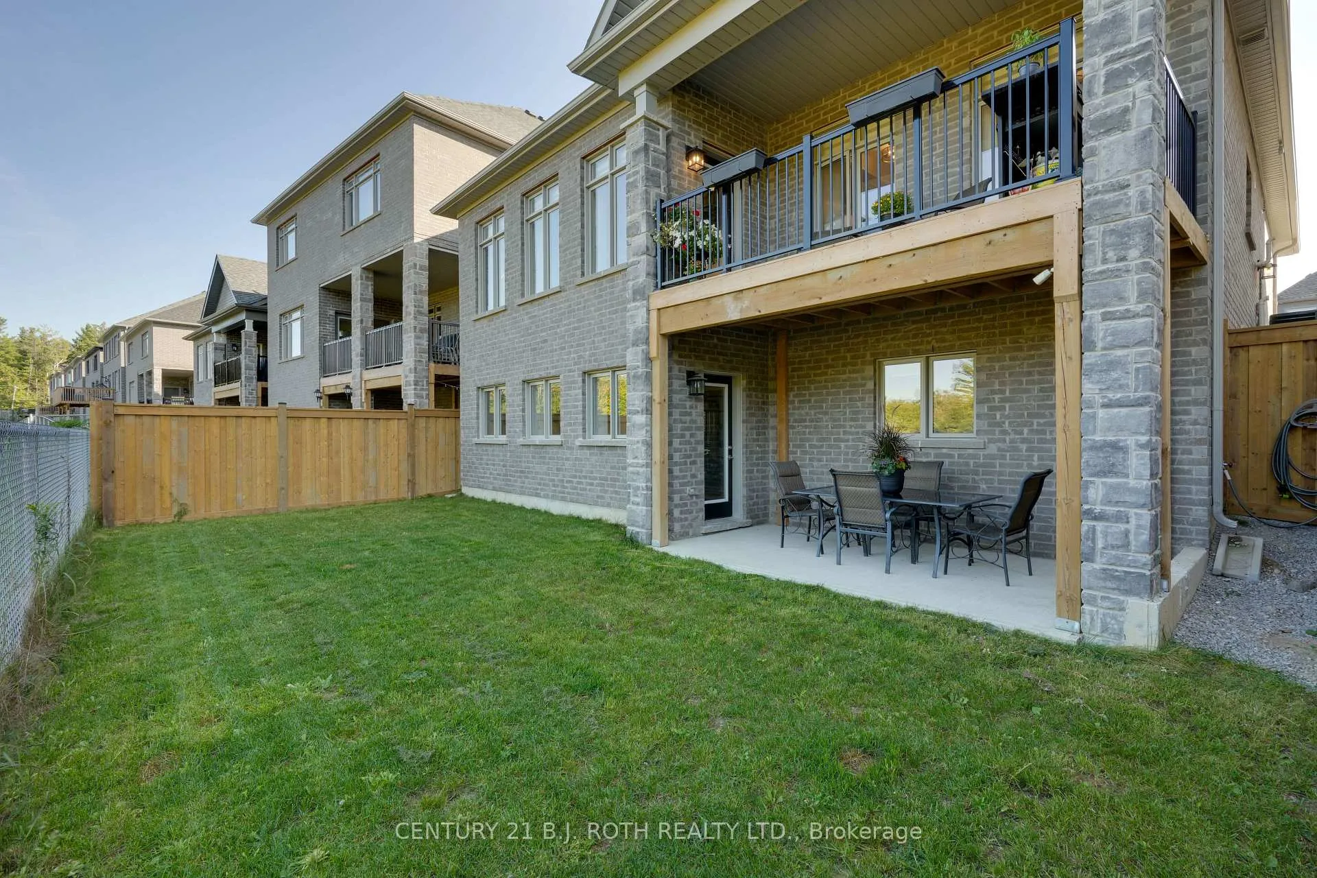 Photo 42 of 99 Franklin Trail, Barrie, Holly — HOMEH