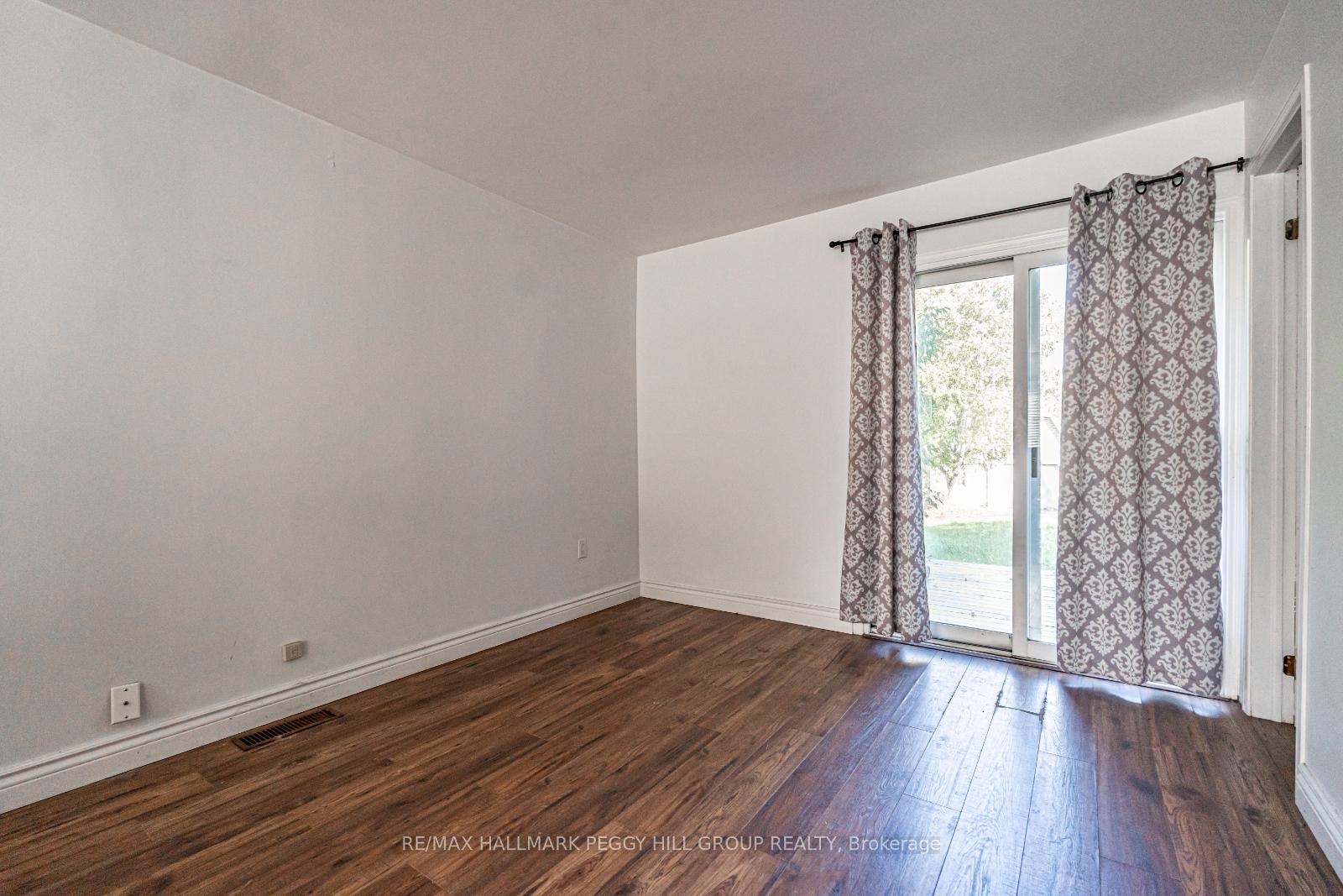 Photo 8 of 211 Phillips Street, Barrie, Ardagh — HOMEH