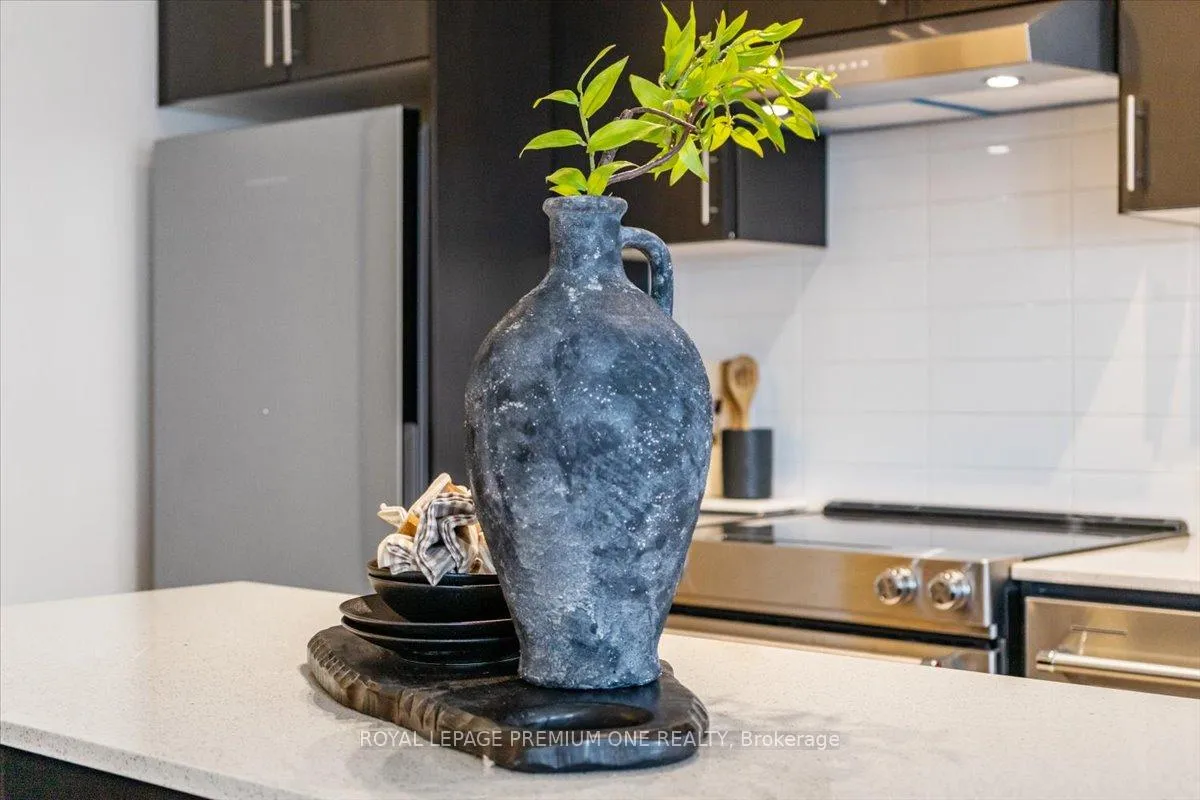 Photo 13 of Unit 2102, 8960 Jane Street, Vaughan, Concord — HOMEH