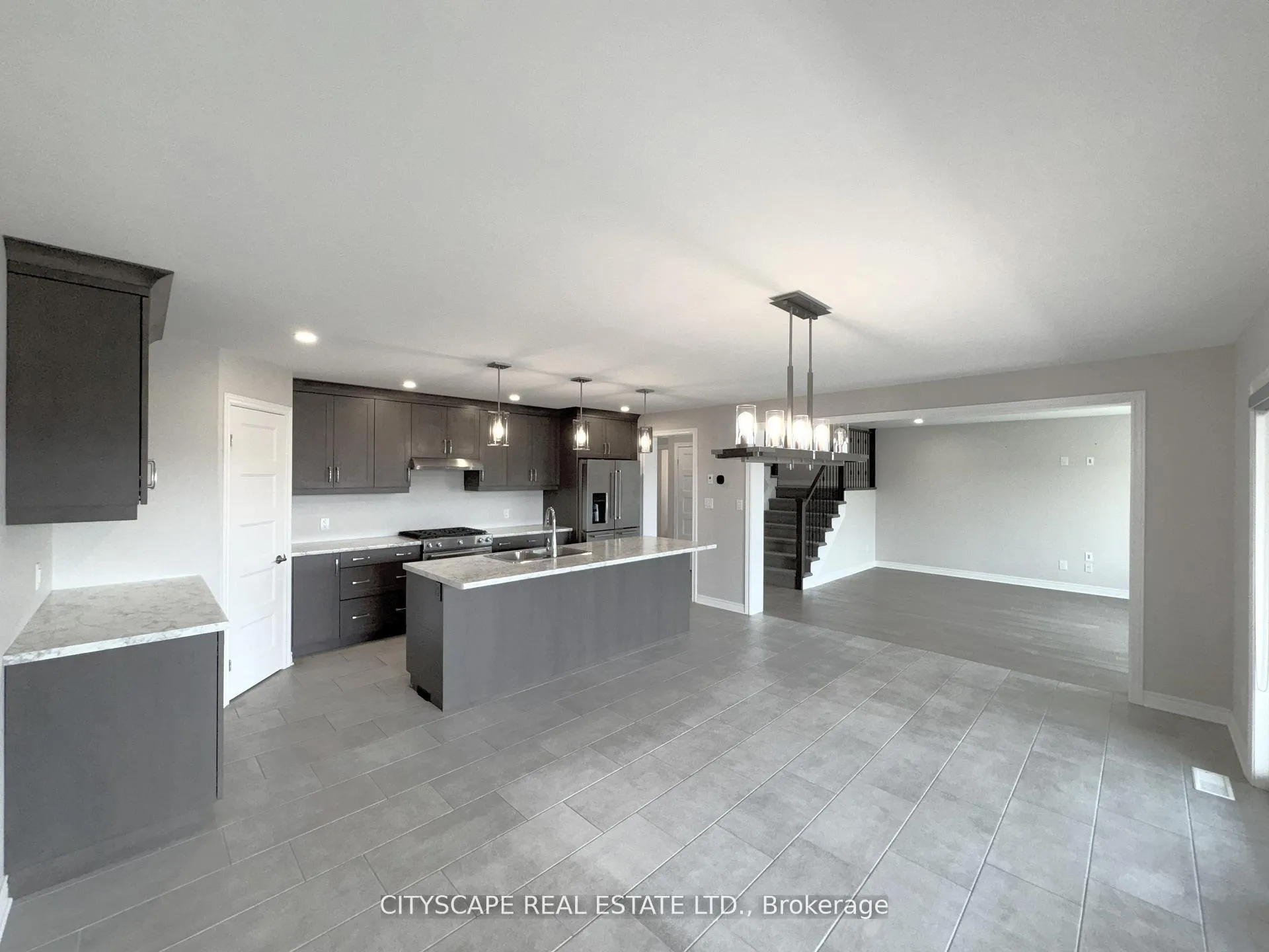 Photo 9 of 11 Hopkins Street, Thorold, Hurricane/Merrittville — HOMEH