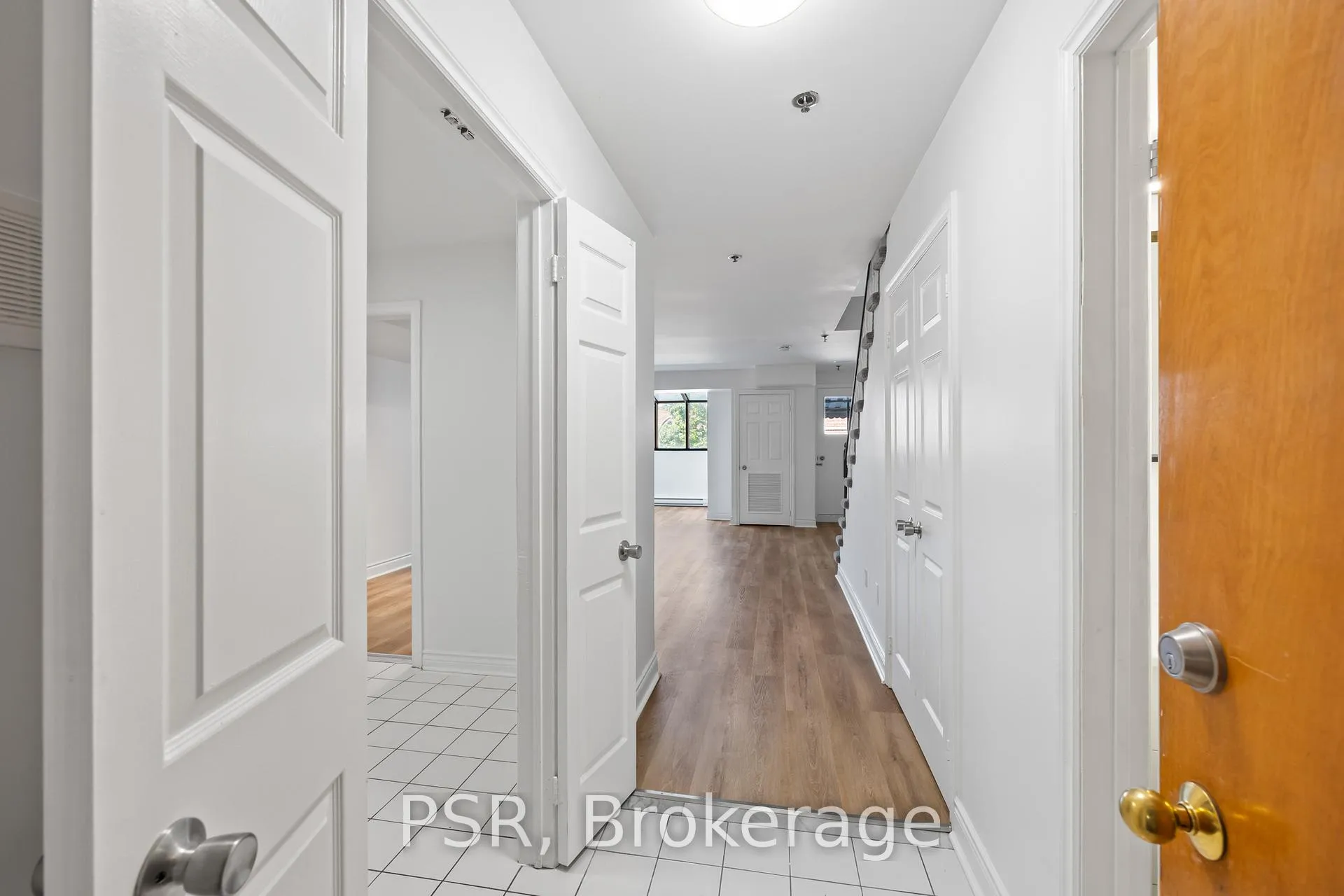 Photo 3 of Unit 6, 3314 Yonge Street, Toronto, Lawrence Park North — HOMEH