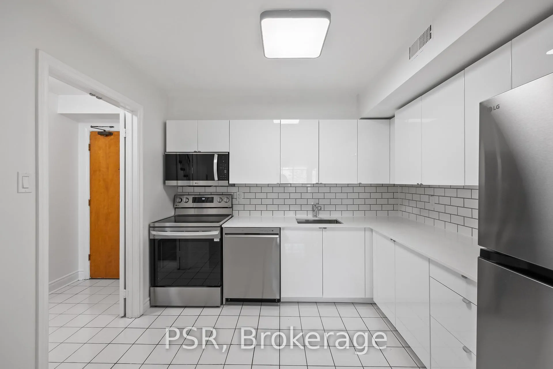 Photo 6 of Unit 6, 3314 Yonge Street, Toronto, Lawrence Park North — HOMEH