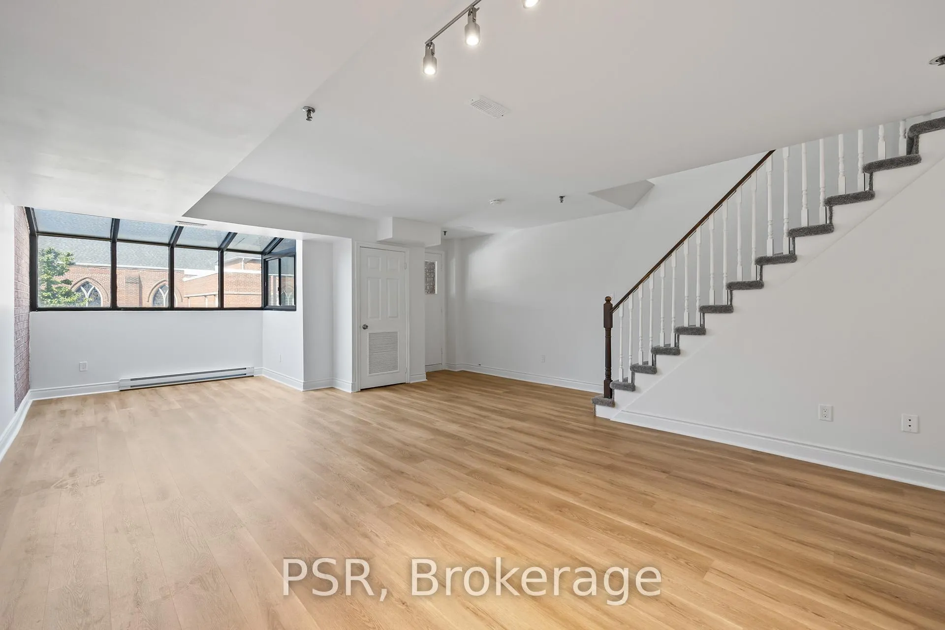 Photo 7 of Unit 6, 3314 Yonge Street, Toronto, Lawrence Park North — HOMEH