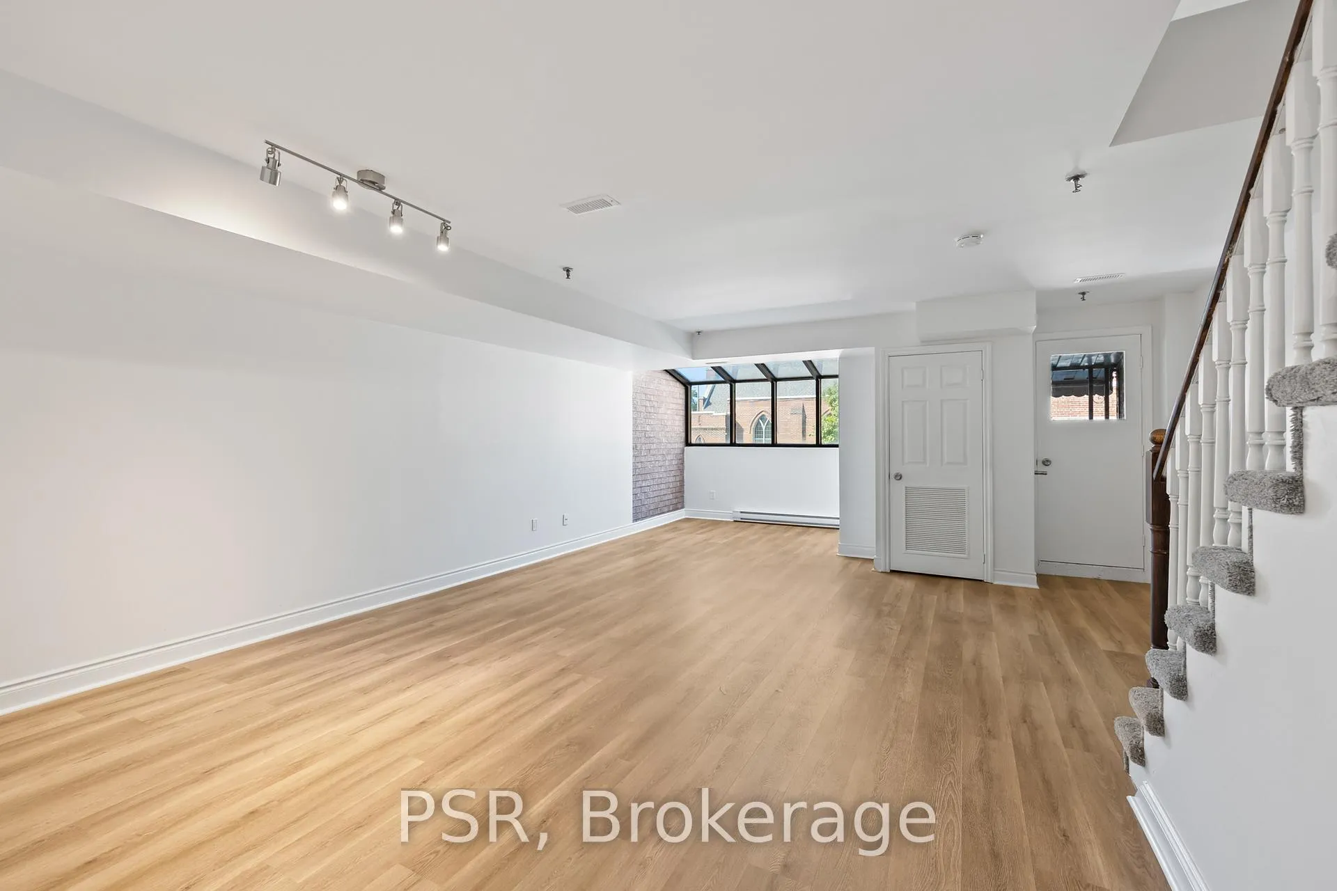 Photo 9 of Unit 6, 3314 Yonge Street, Toronto, Lawrence Park North — HOMEH
