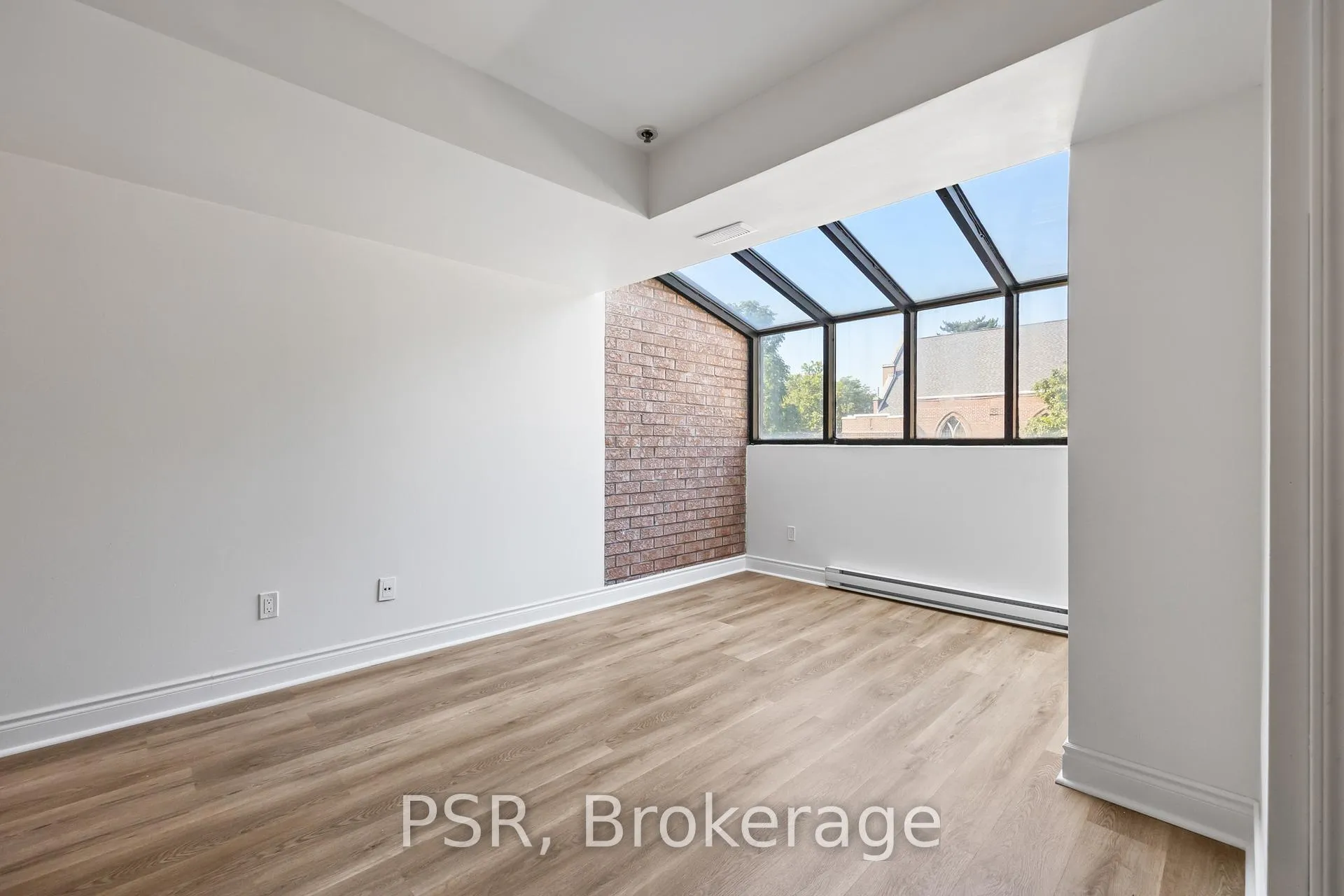Photo 10 of Unit 6, 3314 Yonge Street, Toronto, Lawrence Park North — HOMEH
