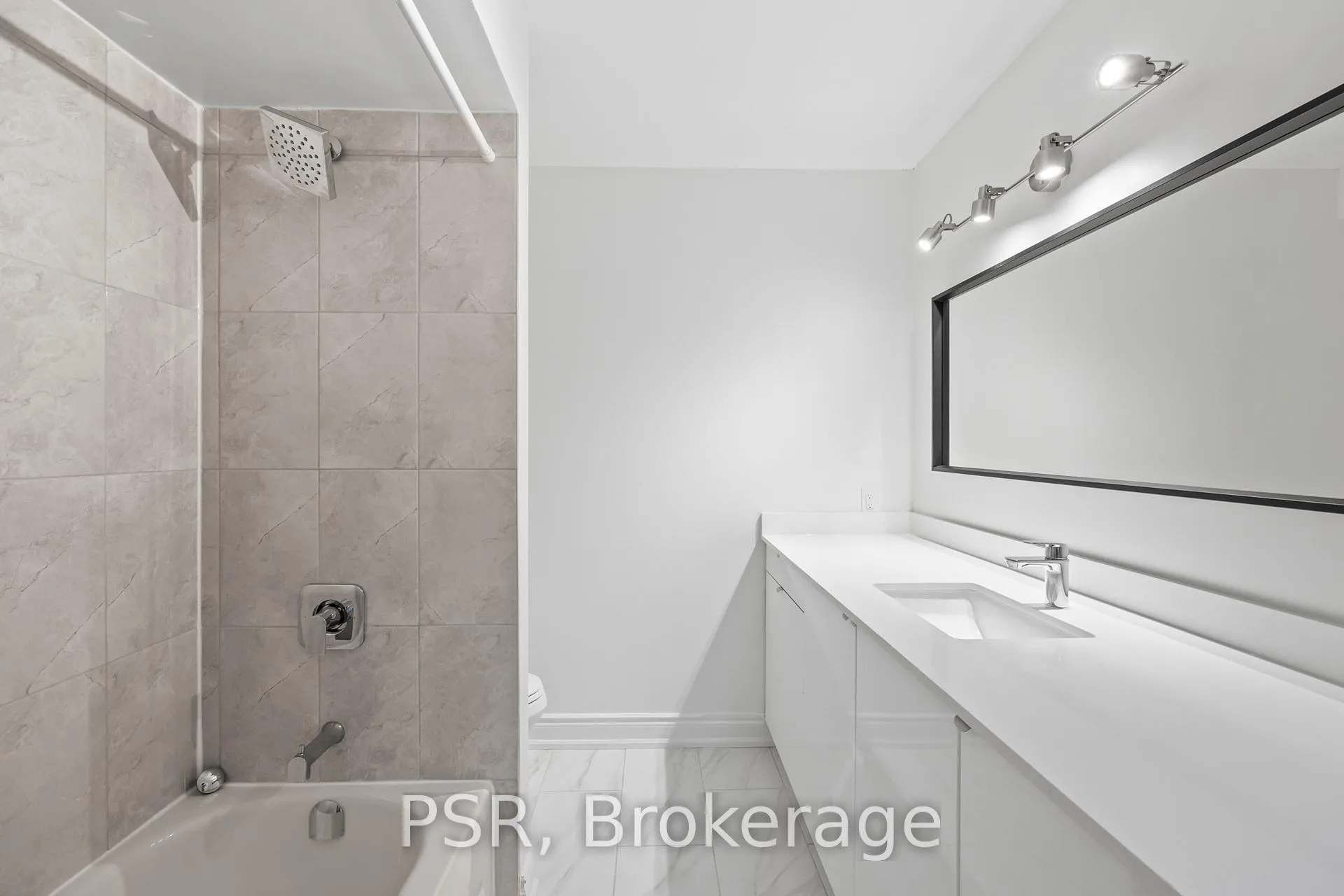 Photo 17 of Unit 6, 3314 Yonge Street, Toronto, Lawrence Park North — HOMEH