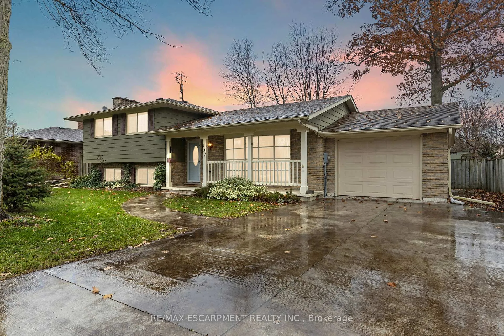 Photo 1 of 137 Brookfield Boulevard, Haldimand, Dunnville — HOMEH