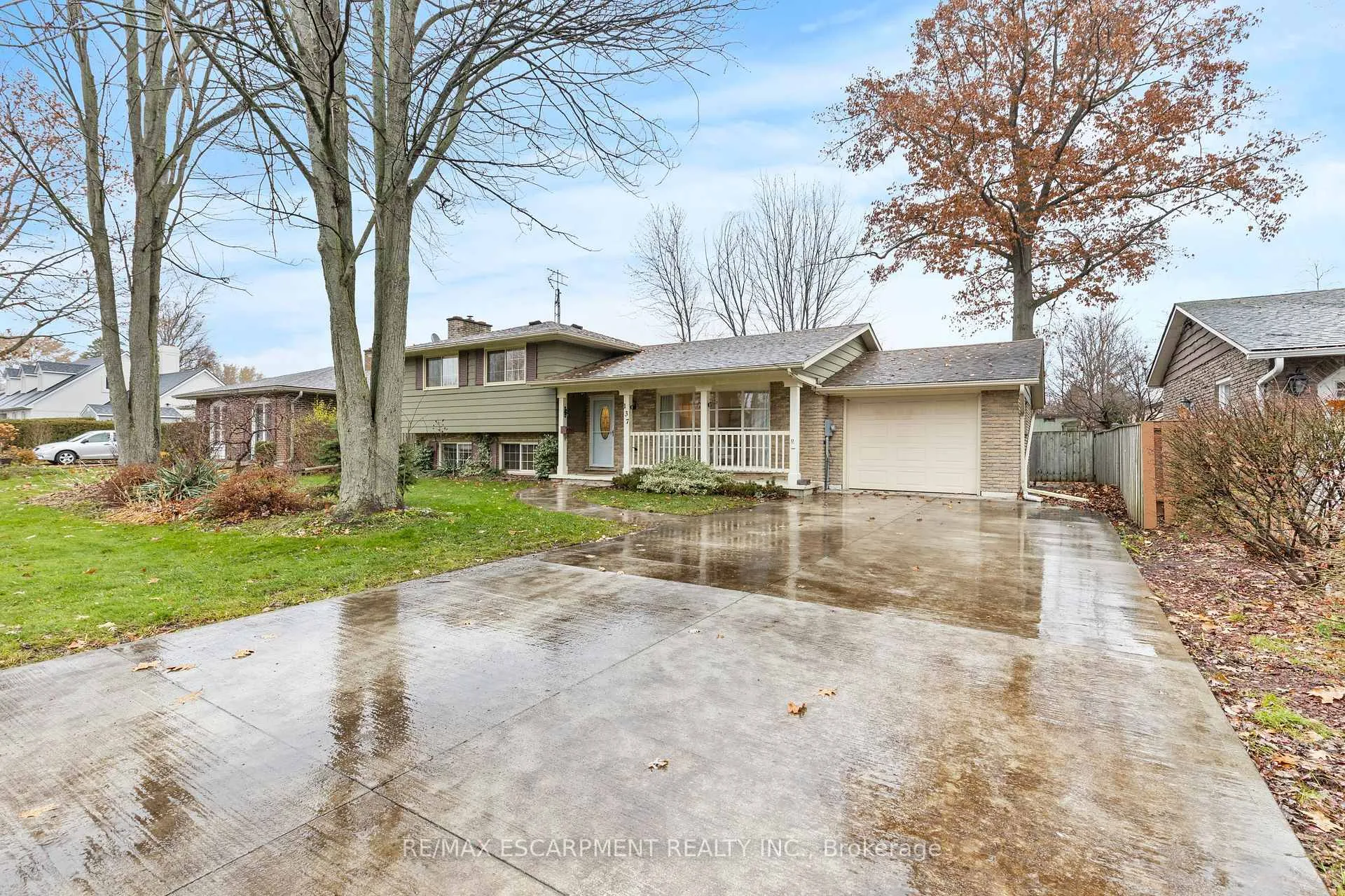 Photo 3 of 137 Brookfield Boulevard, Haldimand, Dunnville — HOMEH