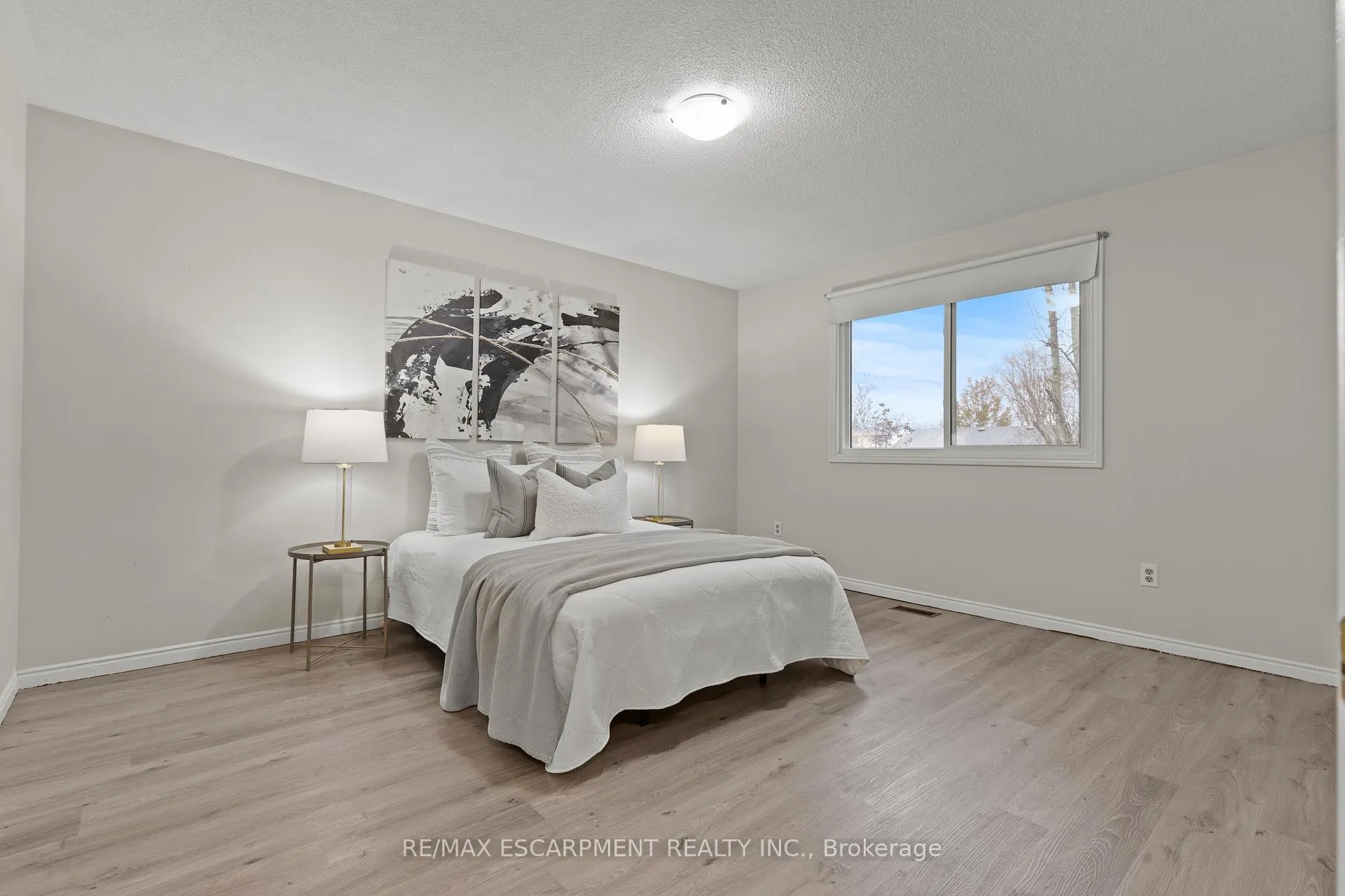 Photo 23 of 137 Brookfield Boulevard, Haldimand, Dunnville — HOMEH