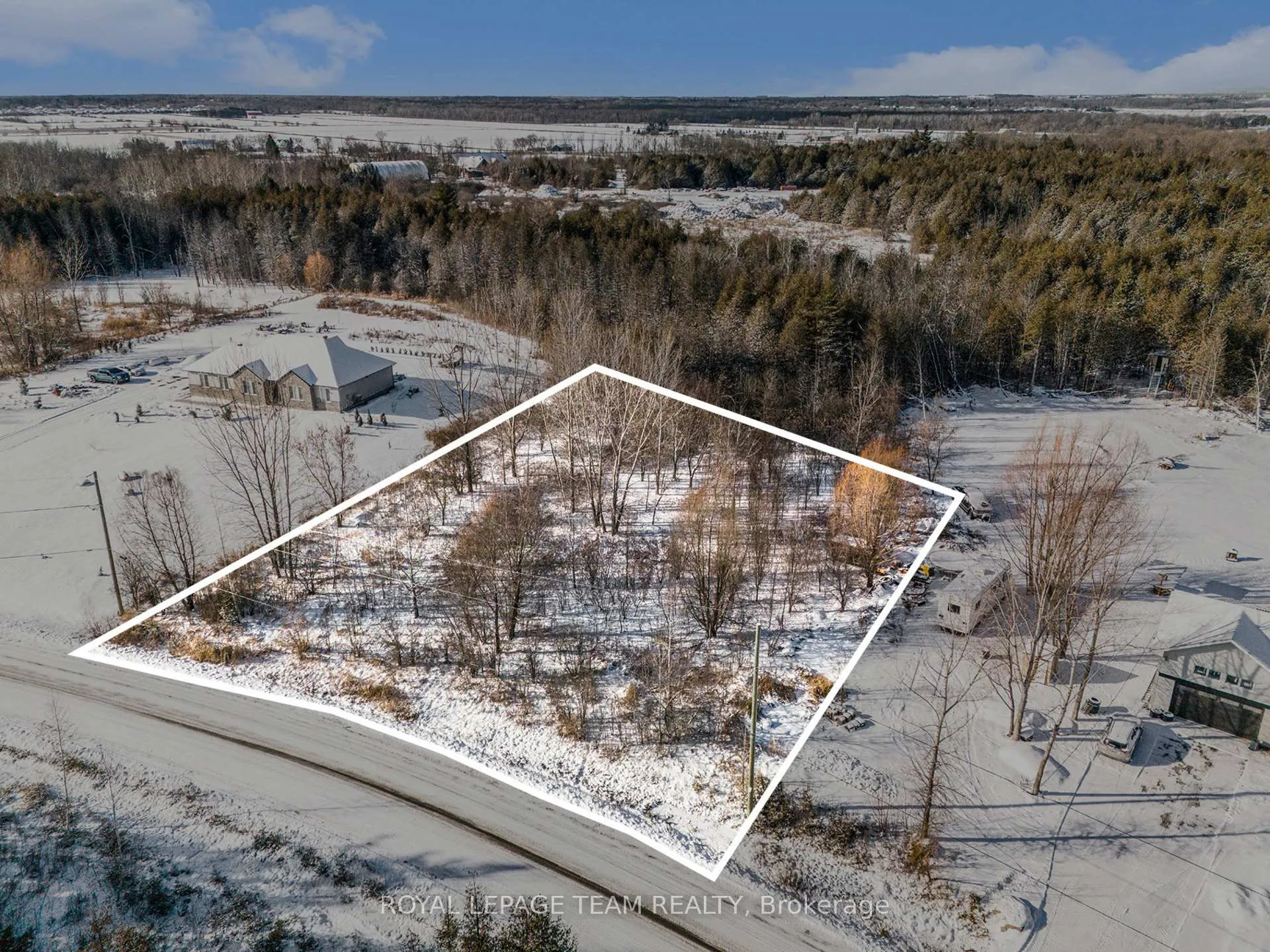 Photo 2 of 1623 Loney Crescent, Ottawa, Osgoode Twp North of Reg Rd 6 — HOMEH