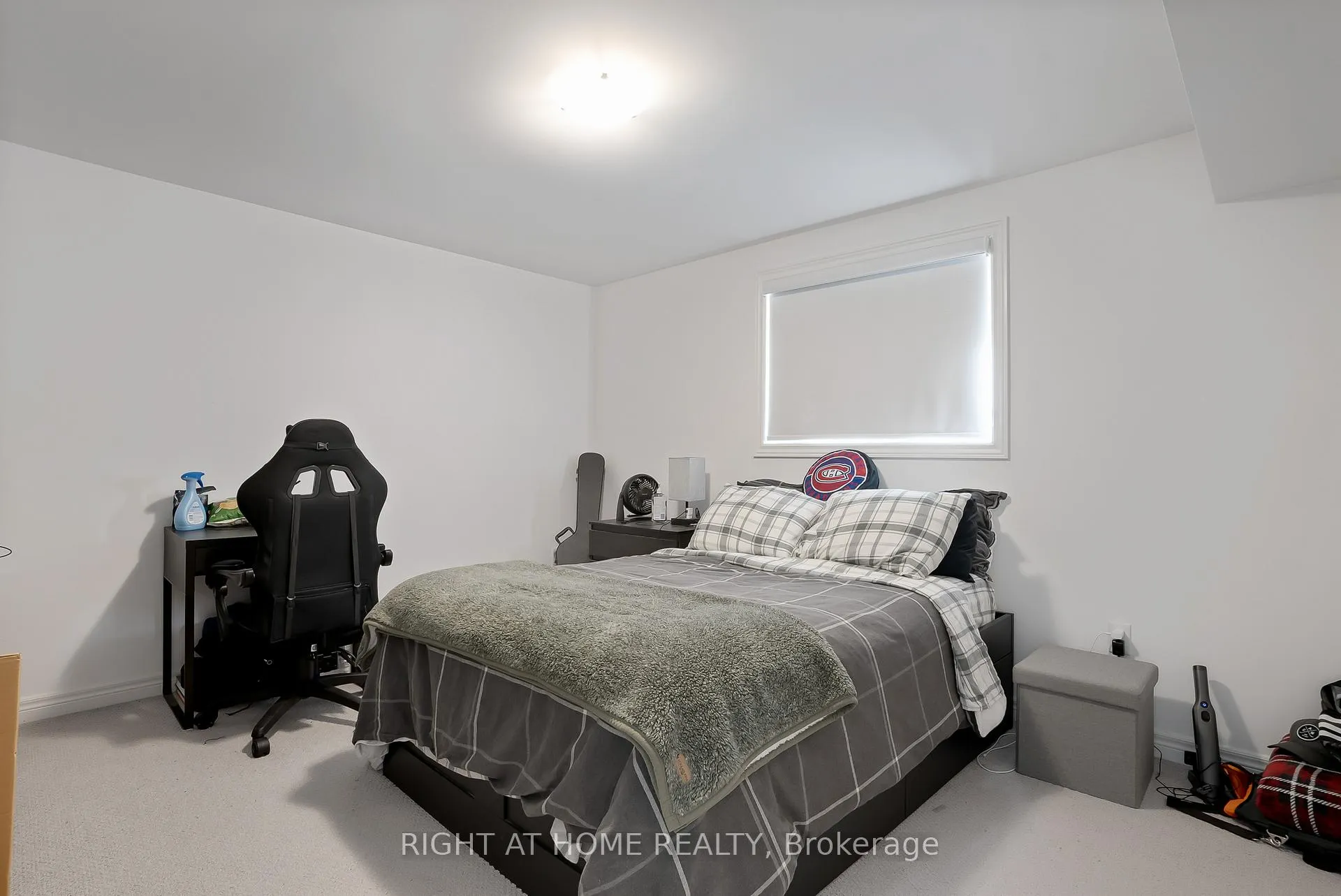 Photo 40 of 19 Robarts Drive, Hamilton, Ancaster — HOMEH
