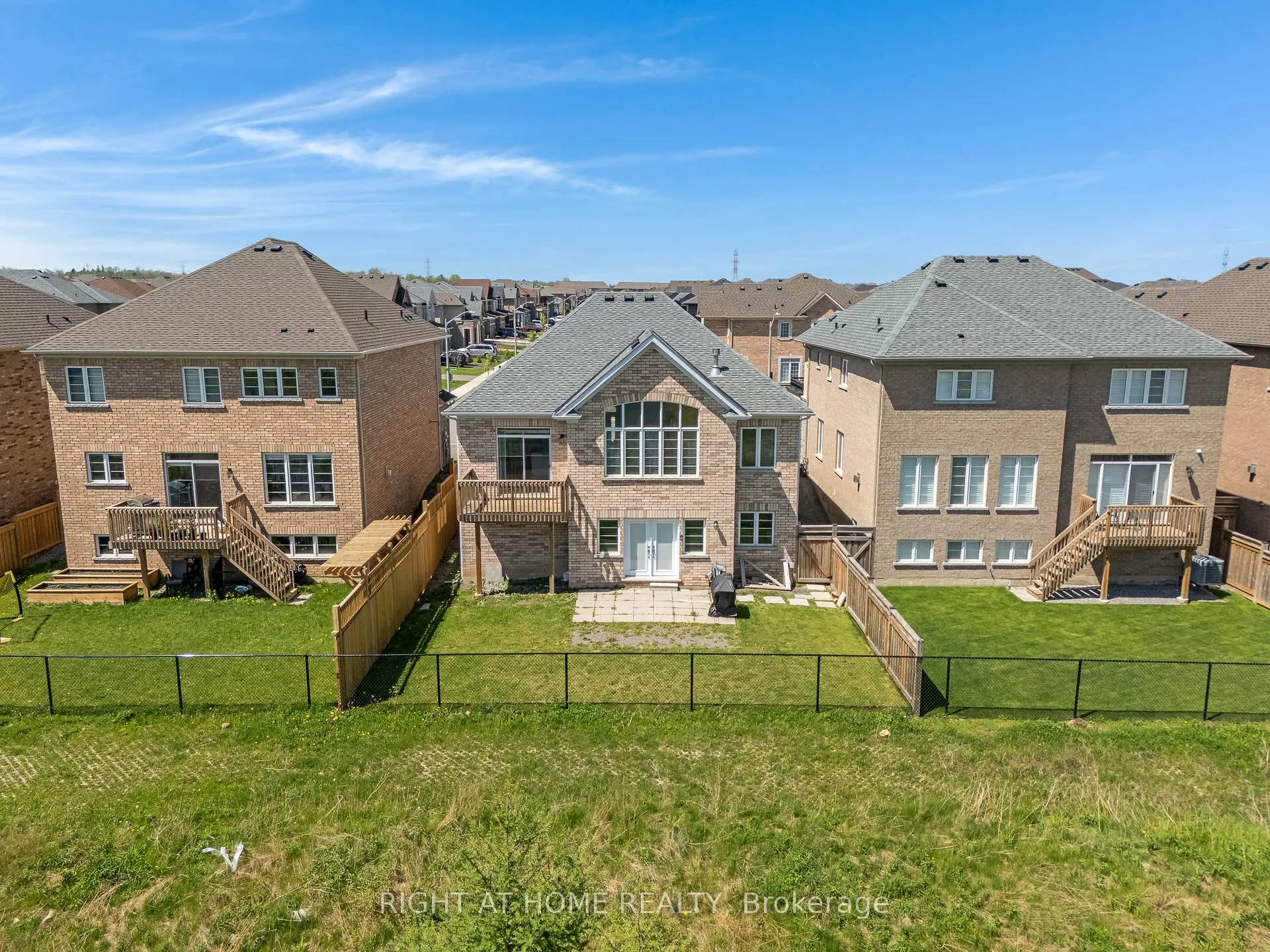 Photo 49 of 19 Robarts Drive, Hamilton, Ancaster — HOMEH
