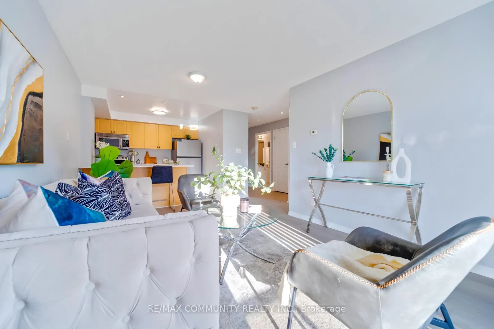 Photo 4 of Unit 202, 124 Aspen Springs Drive, Clarington, Bowmanville — HOMEH