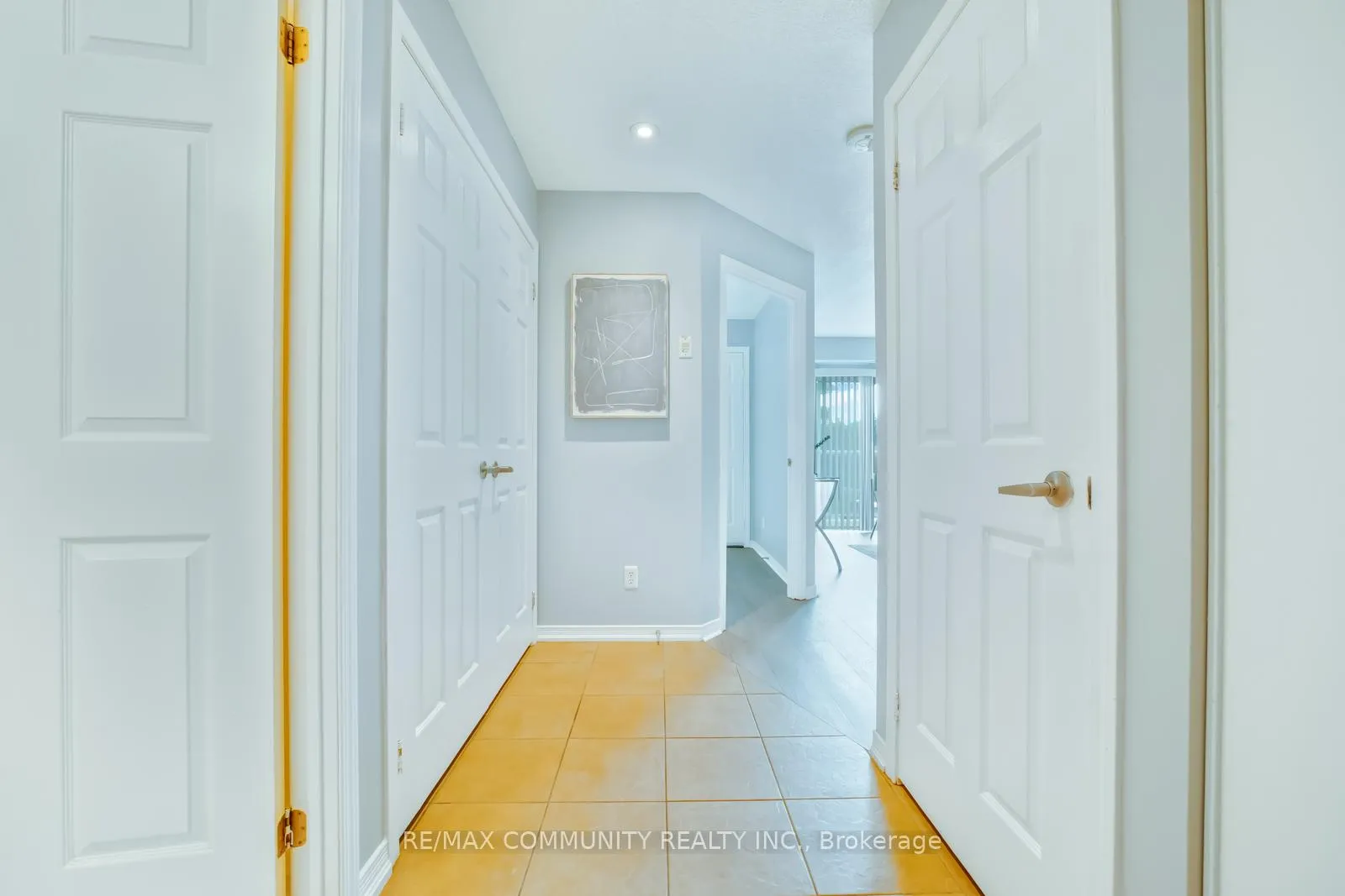 Photo 14 of Unit 202, 124 Aspen Springs Drive, Clarington, Bowmanville — HOMEH