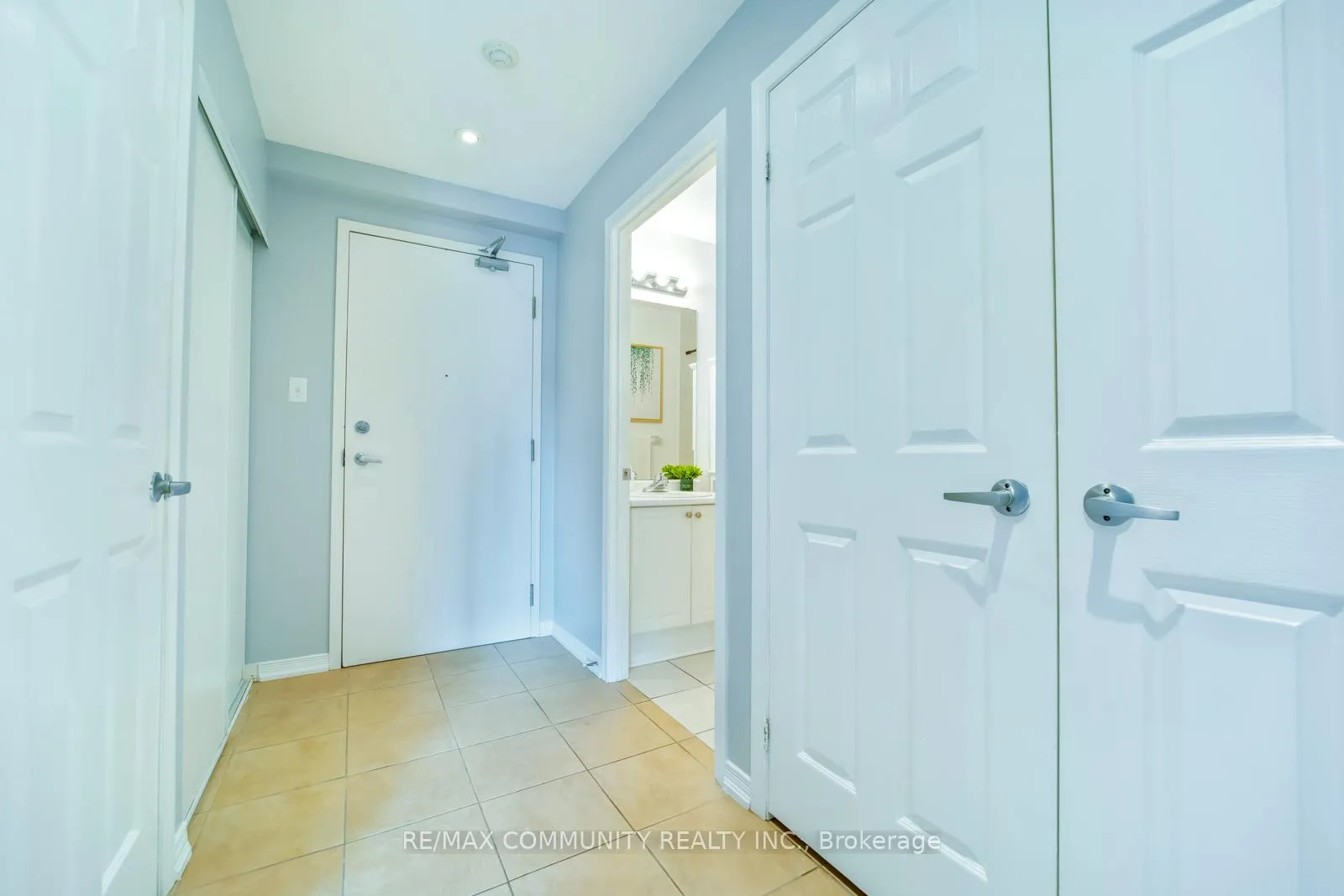 Photo 15 of Unit 202, 124 Aspen Springs Drive, Clarington, Bowmanville — HOMEH