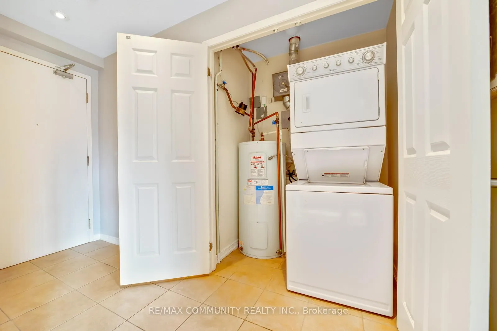 Photo 17 of Unit 202, 124 Aspen Springs Drive, Clarington, Bowmanville — HOMEH