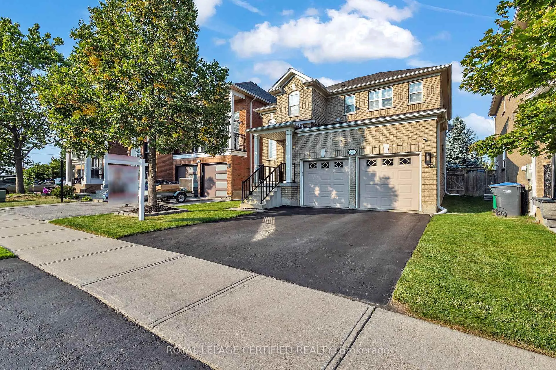 Photo 2 of 363 Edenbrook Hill Drive, Brampton, Fletcher's Meadow — HOMEH
