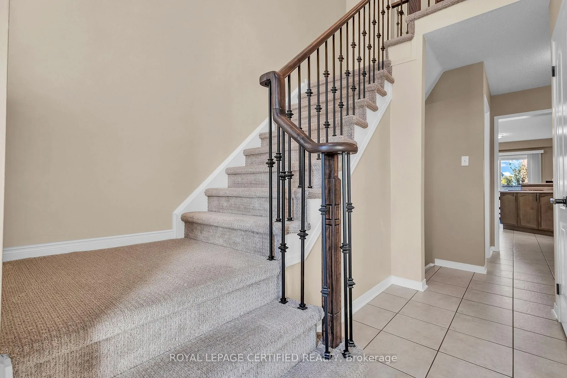 Photo 5 of 363 Edenbrook Hill Drive, Brampton, Fletcher's Meadow — HOMEH