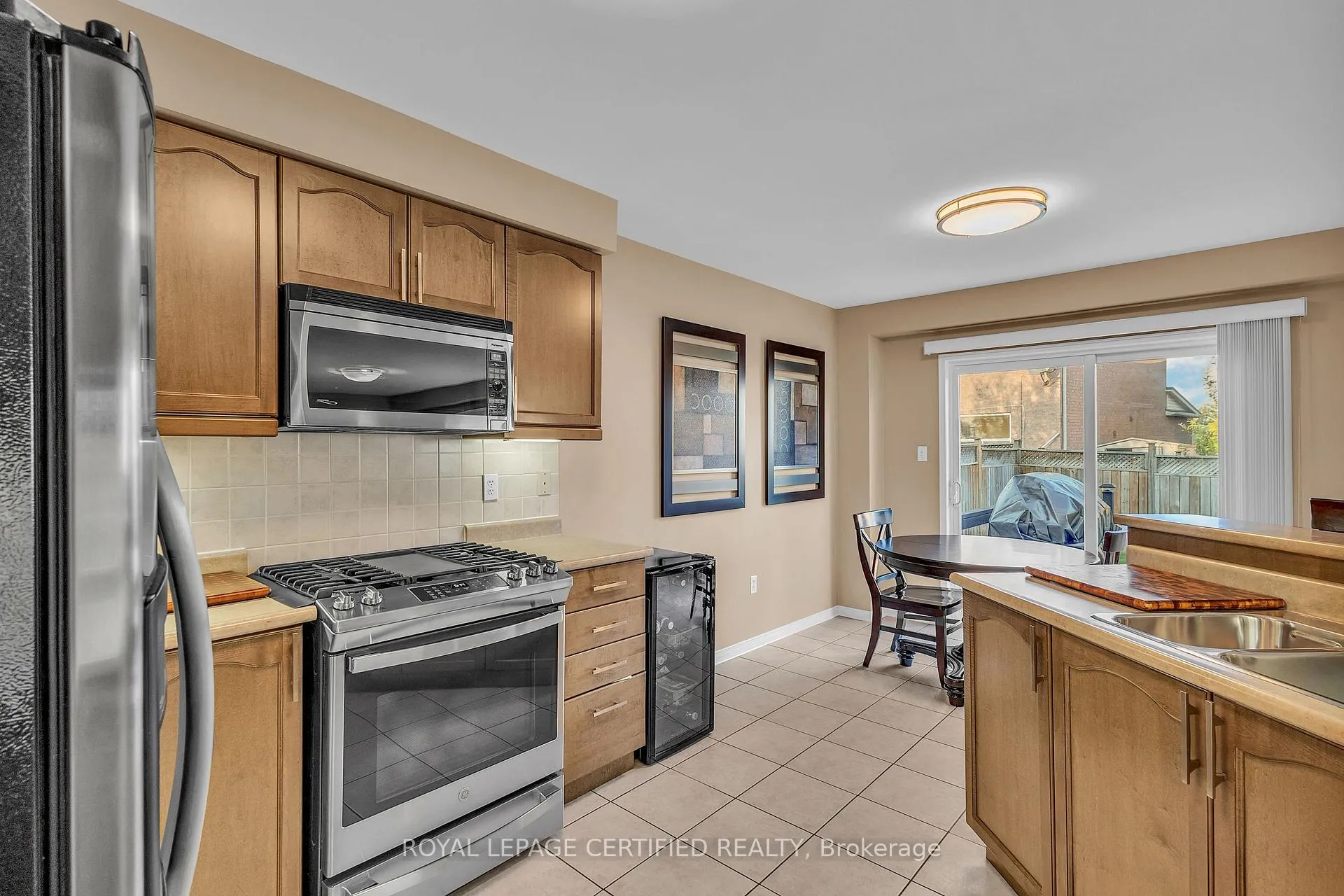 Photo 13 of 363 Edenbrook Hill Drive, Brampton, Fletcher's Meadow — HOMEH