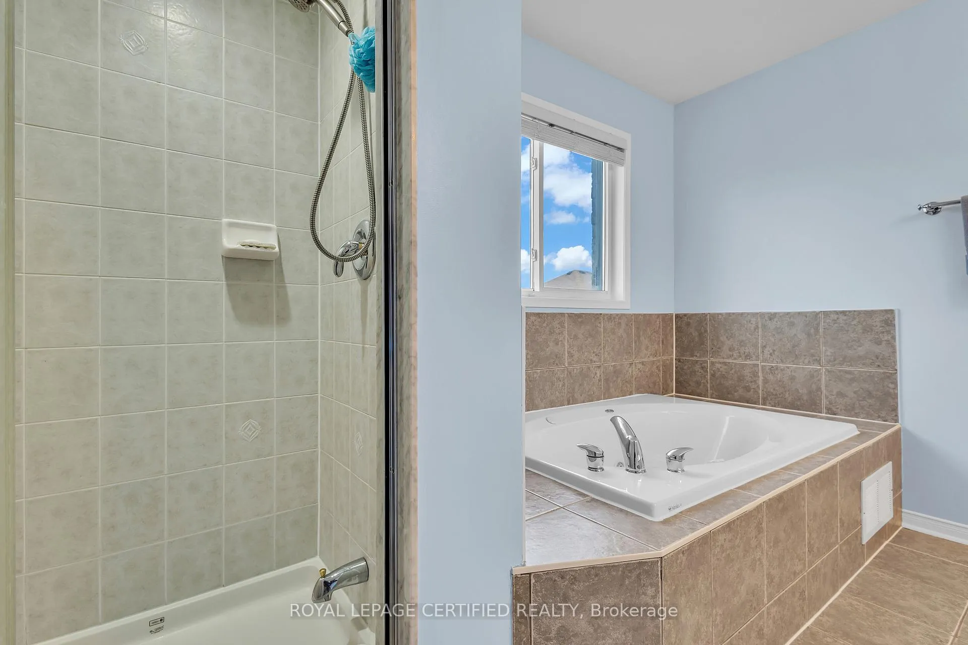 Photo 21 of 363 Edenbrook Hill Drive, Brampton, Fletcher's Meadow — HOMEH