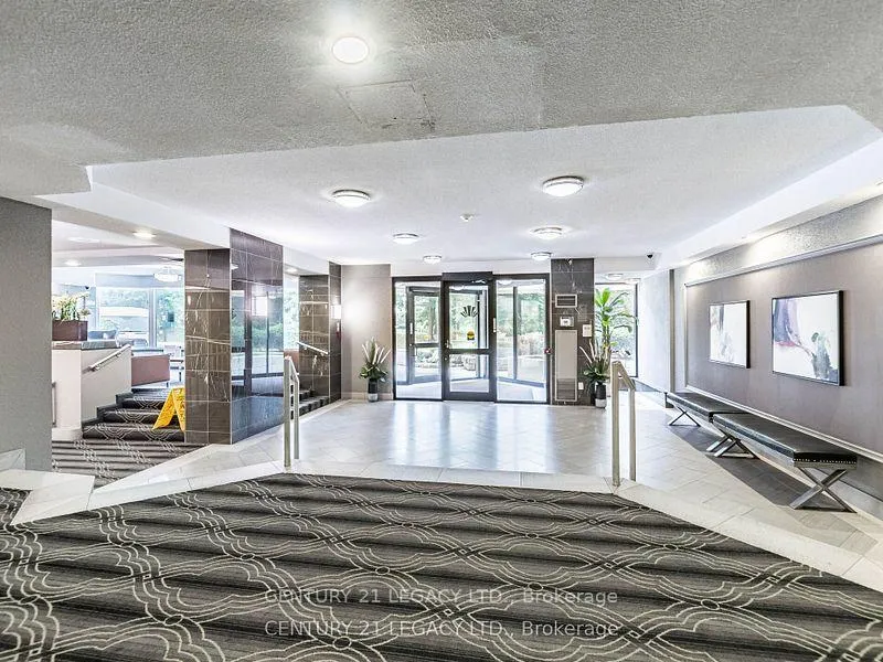 Photo 2 of Unit 1402, 8 Lisa Street E, Brampton, Queen Street Corridor — HOMEH