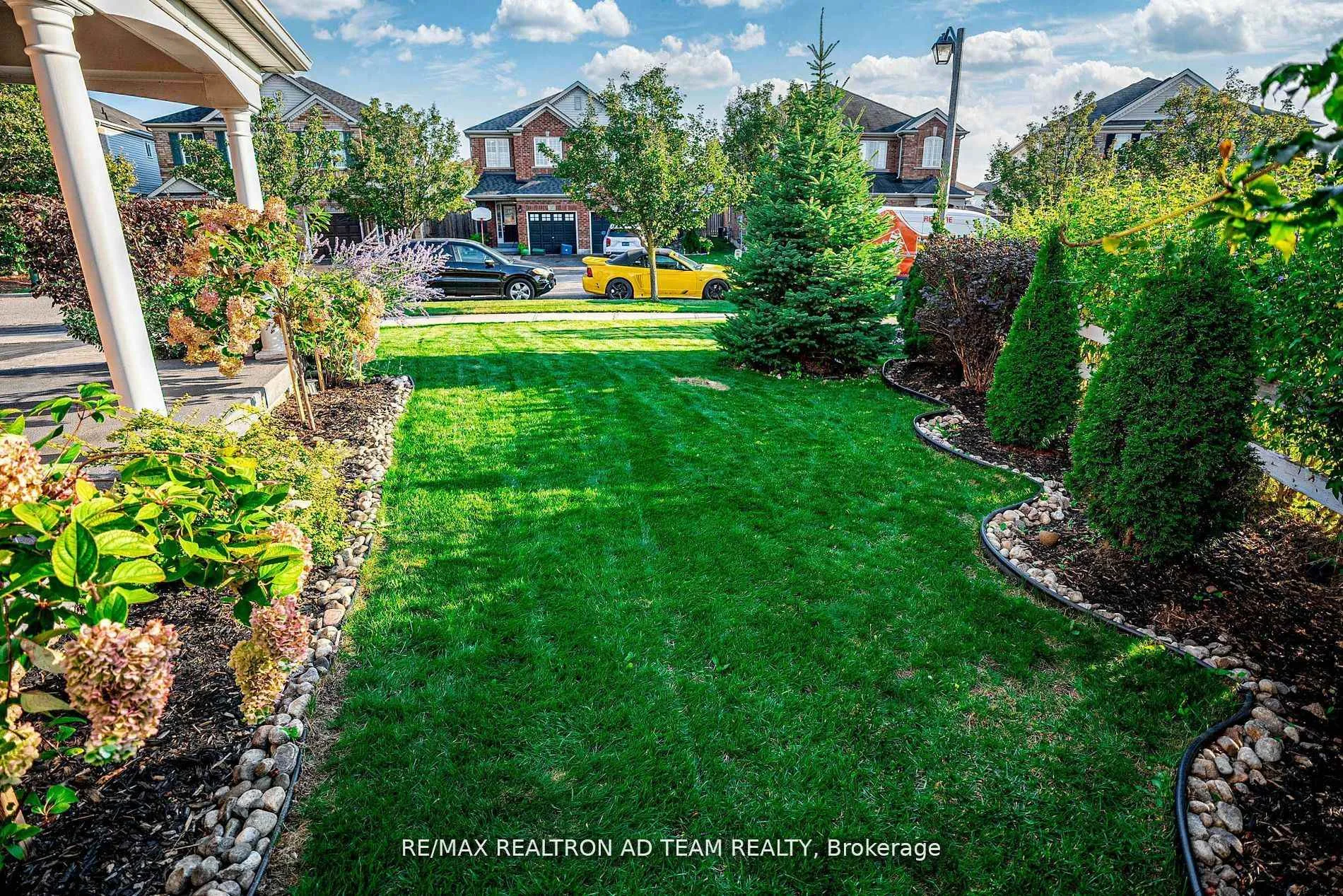 Photo 5 of 10 Tozer Crescent, Ajax, Northwest Ajax — HOMEH