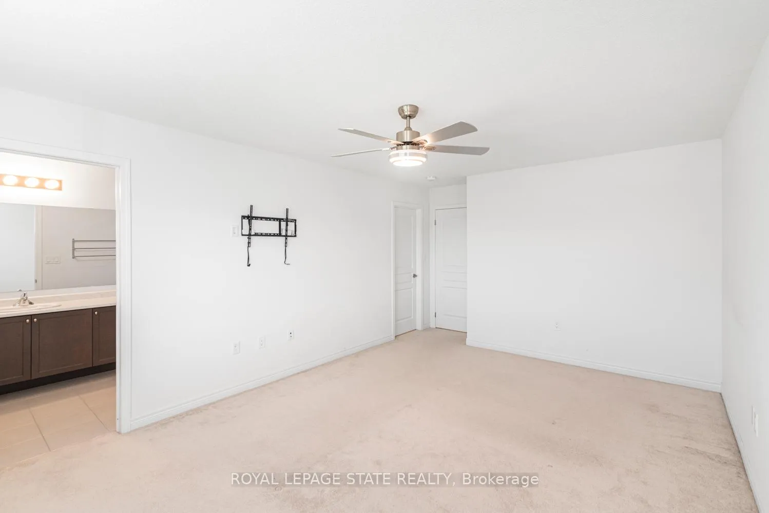 Photo 23 of 19 Bradbury Road, Hamilton, Stoney Creek — HOMEH