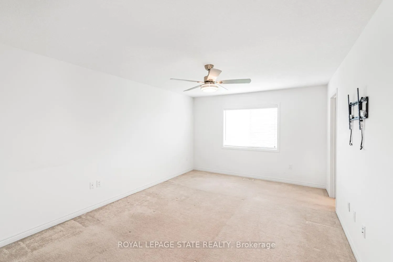 Photo 26 of 19 Bradbury Road, Hamilton, Stoney Creek — HOMEH