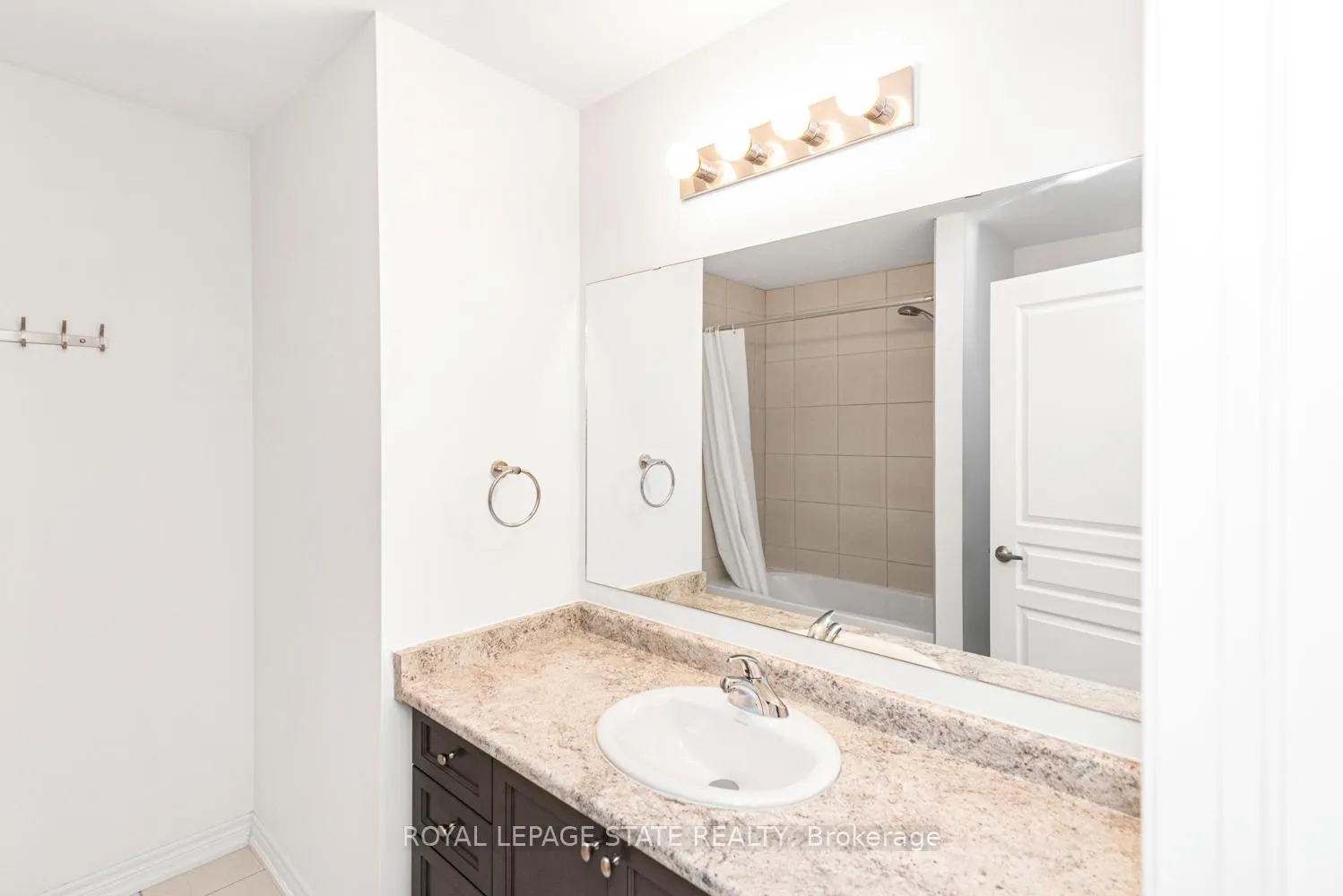 Photo 29 of 19 Bradbury Road, Hamilton, Stoney Creek — HOMEH