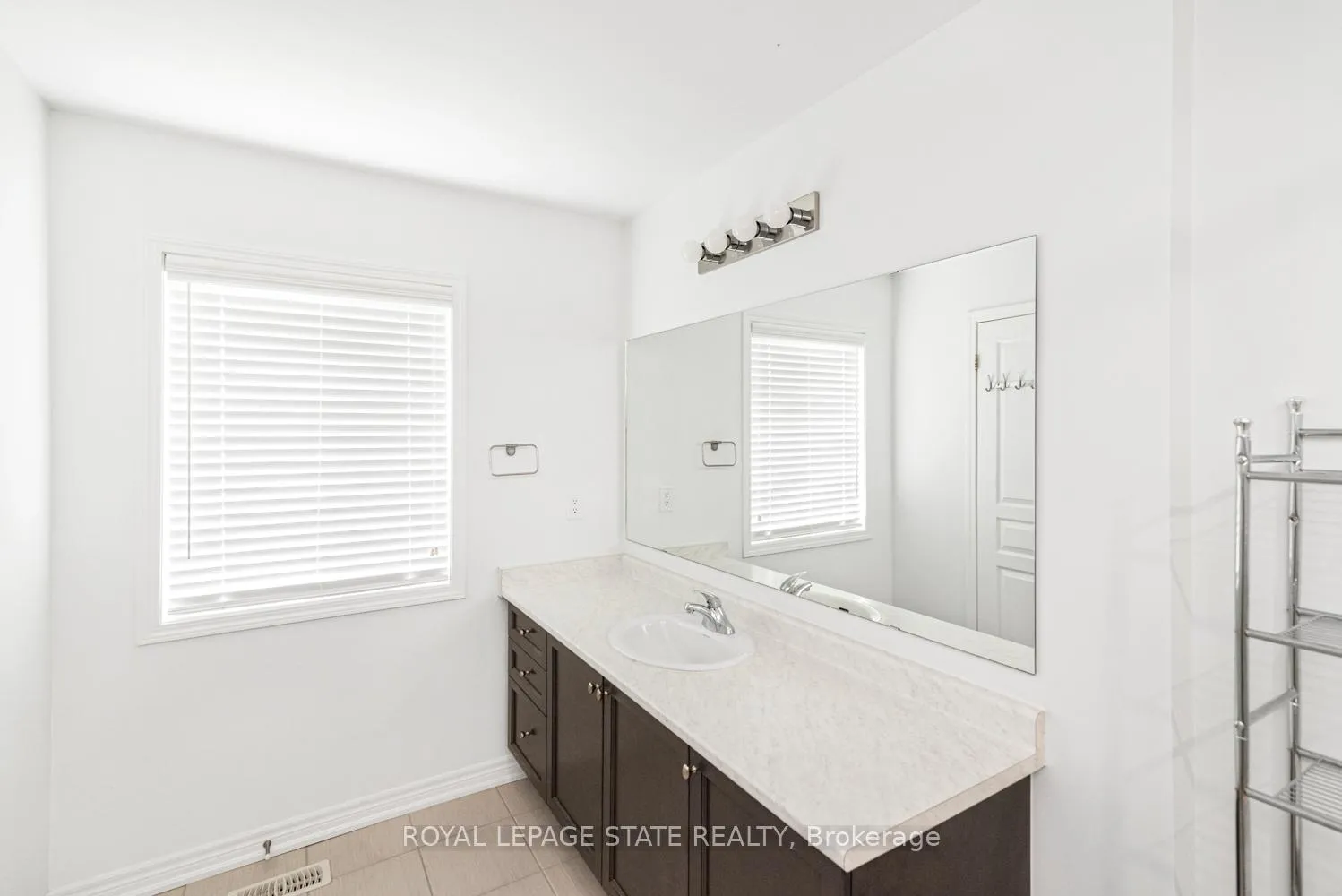 Photo 30 of 19 Bradbury Road, Hamilton, Stoney Creek — HOMEH